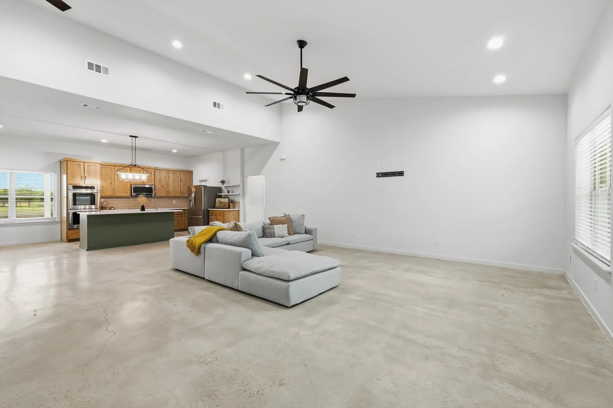 Single Family Residence For Rent in Wise County , 1445 County Road 3690, Paradise, Texas 76073, 3 Bedroom, 3 Bathroom, 1 Garage spaces, 3,048 Sqft, built in 2023, mls#21339233, Real Estate Agent in Paradise, Homes For Rent in Wise county, Homes For Rent in Paradise, Realtor in Paradise Texas, Real Estate Brokerage Independent Realty Texas, Luminita Cordes Realtor