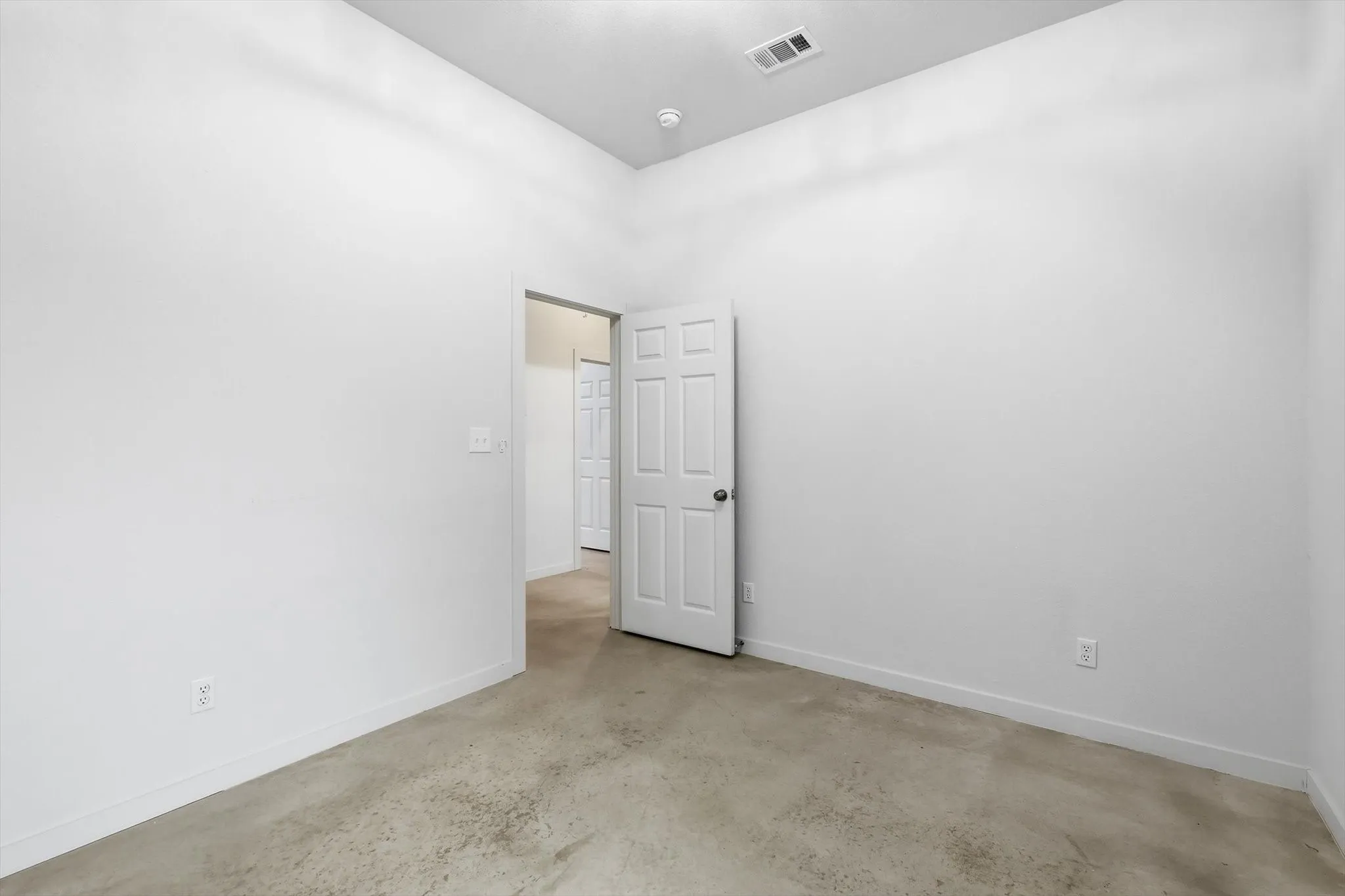 Single Family Residence For Rent in Wise County , 1445 County Road 3690, Paradise, Texas 76073, 3 Bedroom, 3 Bathroom, 1 Garage spaces, 3,048 Sqft, built in 2023, mls#21339233, Real Estate Agent in Paradise, Homes For Rent in Wise county, Homes For Rent in Paradise, Realtor in Paradise Texas, Real Estate Brokerage Independent Realty Texas, Luminita Cordes Realtor