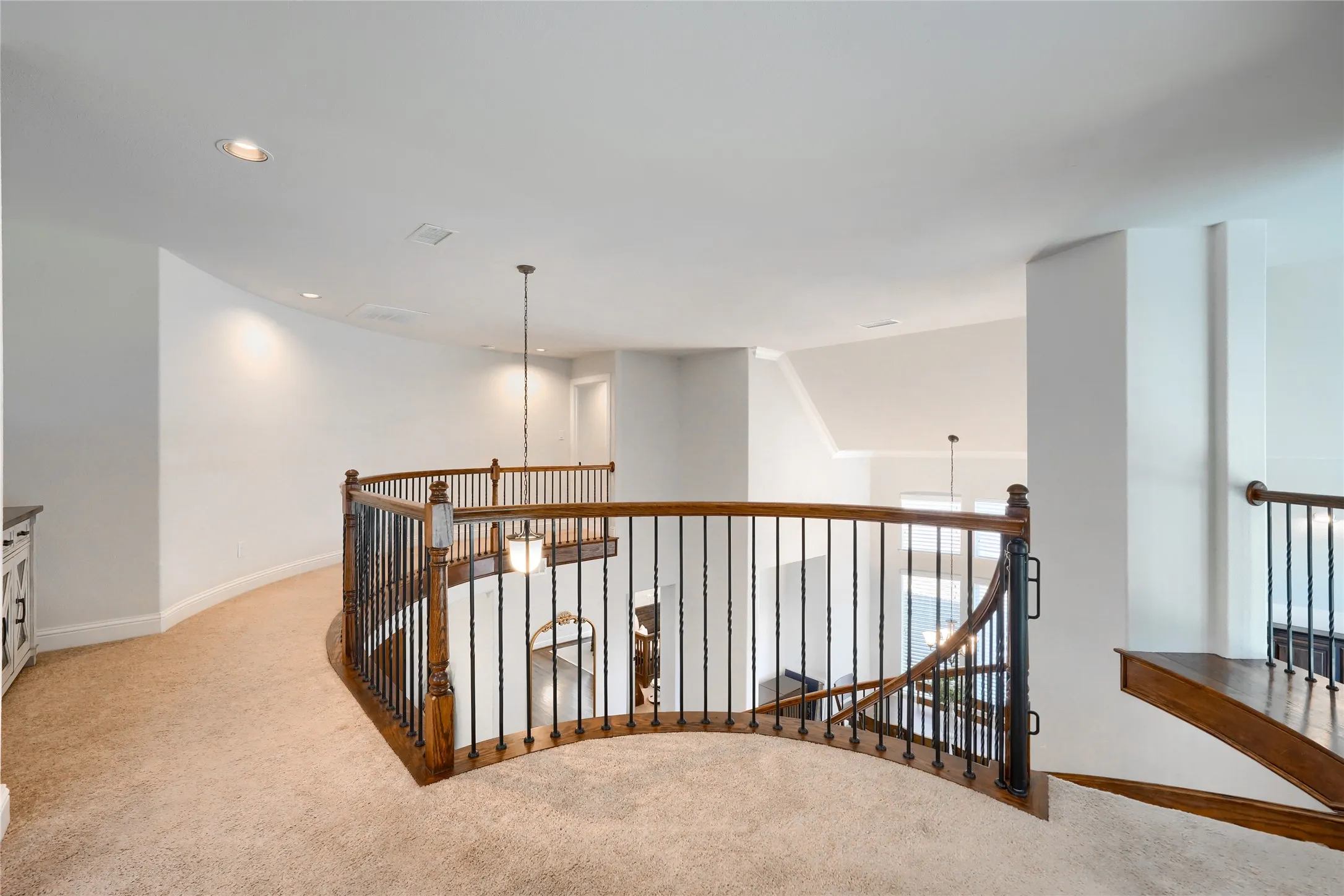 Single Family Residence For Rent in Denton County , 625 Yarrow Street, Little Elm, Texas 75068, 5 Bedroom, 4 Bathroom, 3 Garage spaces, 4,070 Sqft, built in 2018, mls#21339234, Real Estate Agent in Little Elm, Homes For Rent in Denton county, Homes For Rent in Little Elm, Realtor in Little Elm Texas, Real Estate Brokerage Independent Realty Texas, Luminita Cordes Realtor