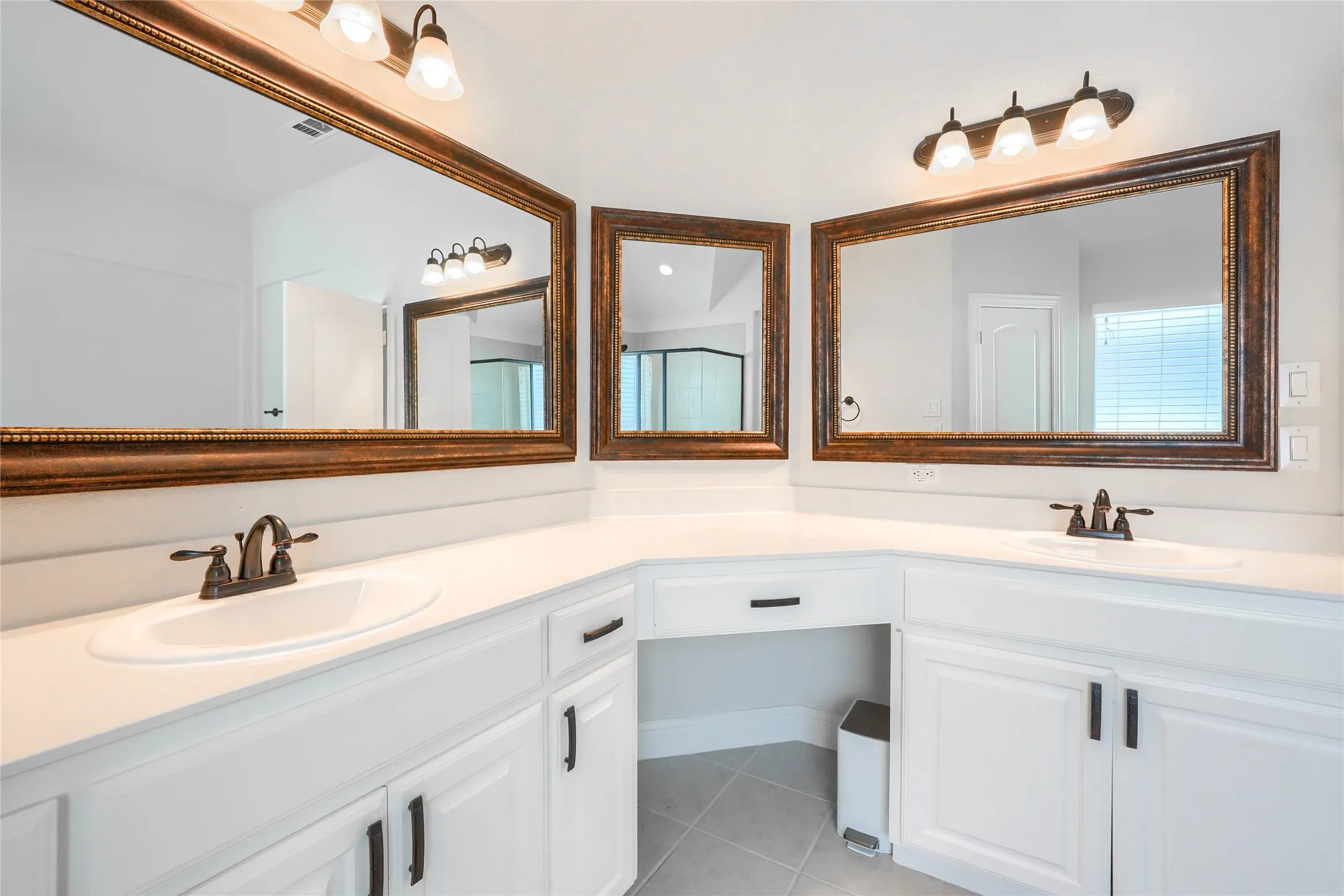 Single Family Residence For Rent in Denton County , 625 Yarrow Street, Little Elm, Texas 75068, 5 Bedroom, 4 Bathroom, 3 Garage spaces, 4,070 Sqft, built in 2018, mls#21339234, Real Estate Agent in Little Elm, Homes For Rent in Denton county, Homes For Rent in Little Elm, Realtor in Little Elm Texas, Real Estate Brokerage Independent Realty Texas, Luminita Cordes Realtor
