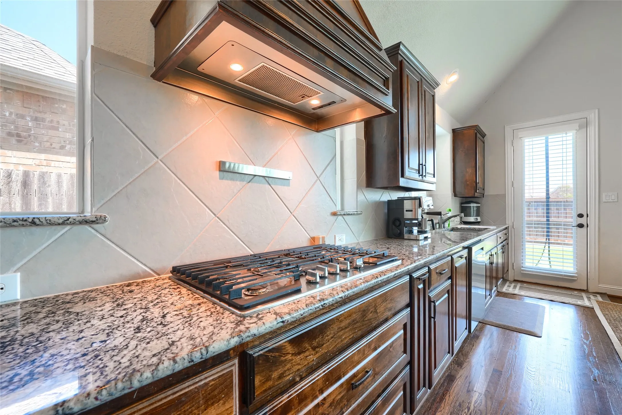 Single Family Residence For Rent in Denton County , 625 Yarrow Street, Little Elm, Texas 75068, 5 Bedroom, 4 Bathroom, 3 Garage spaces, 4,070 Sqft, built in 2018, mls#21339234, Real Estate Agent in Little Elm, Homes For Rent in Denton county, Homes For Rent in Little Elm, Realtor in Little Elm Texas, Real Estate Brokerage Independent Realty Texas, Luminita Cordes Realtor
