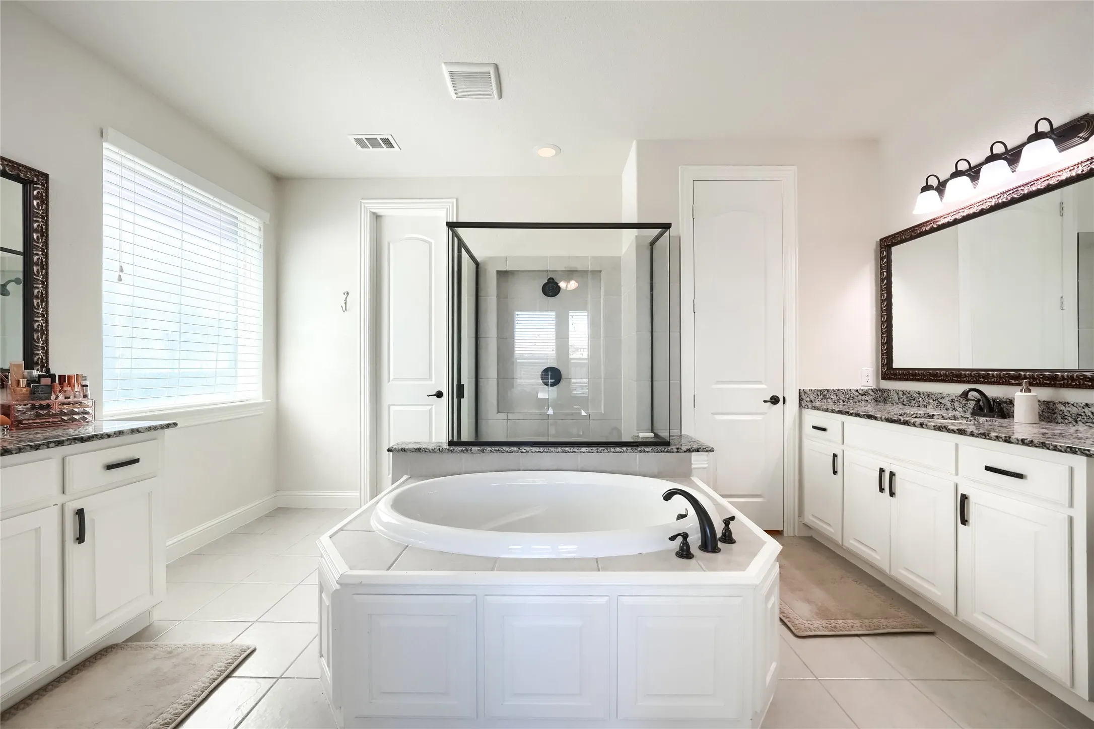 Single Family Residence For Rent in Denton County , 625 Yarrow Street, Little Elm, Texas 75068, 5 Bedroom, 4 Bathroom, 3 Garage spaces, 4,070 Sqft, built in 2018, mls#21339234, Real Estate Agent in Little Elm, Homes For Rent in Denton county, Homes For Rent in Little Elm, Realtor in Little Elm Texas, Real Estate Brokerage Independent Realty Texas, Luminita Cordes Realtor