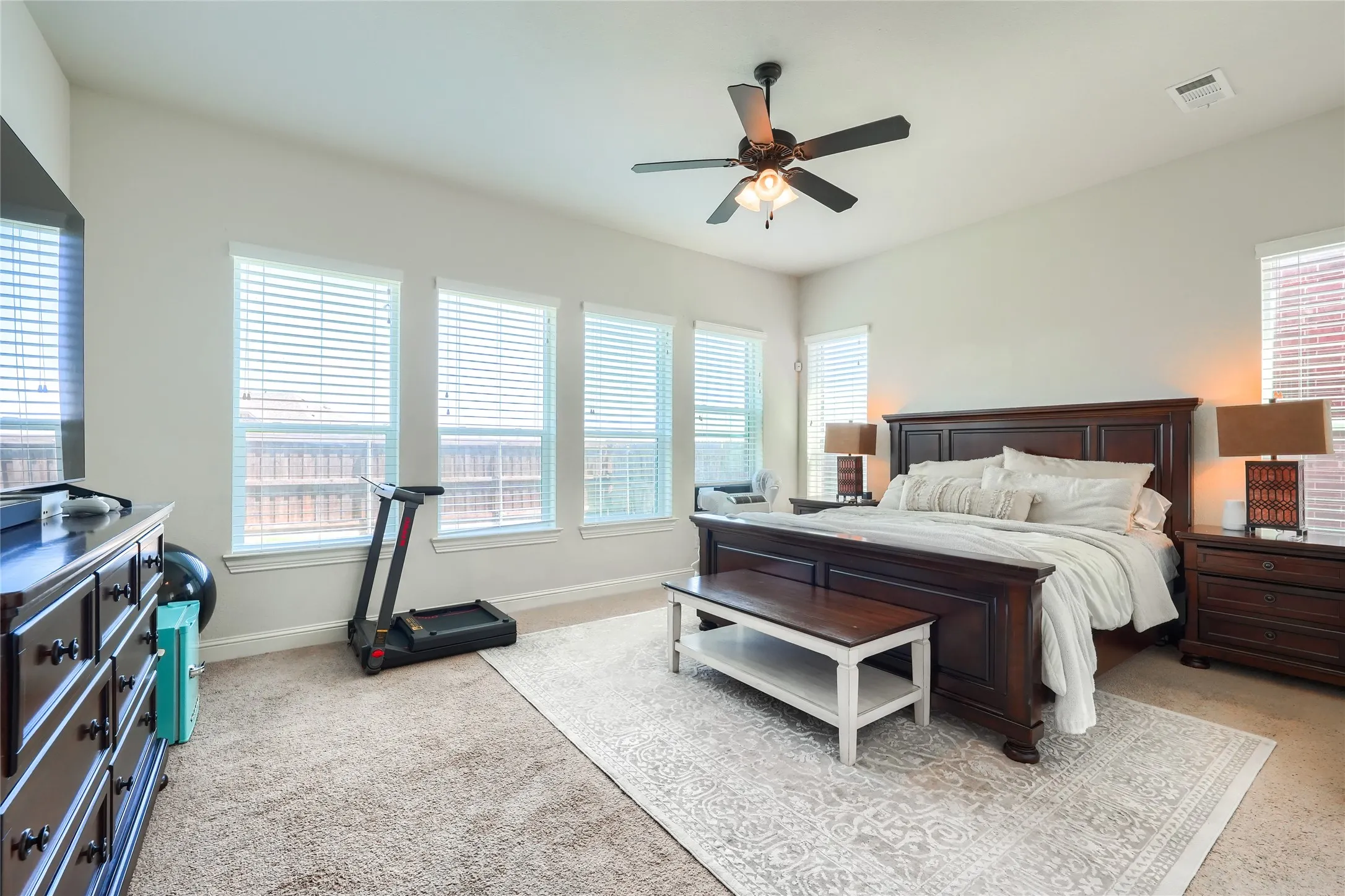 Single Family Residence For Rent in Denton County , 625 Yarrow Street, Little Elm, Texas 75068, 5 Bedroom, 4 Bathroom, 3 Garage spaces, 4,070 Sqft, built in 2018, mls#21339234, Real Estate Agent in Little Elm, Homes For Rent in Denton county, Homes For Rent in Little Elm, Realtor in Little Elm Texas, Real Estate Brokerage Independent Realty Texas, Luminita Cordes Realtor