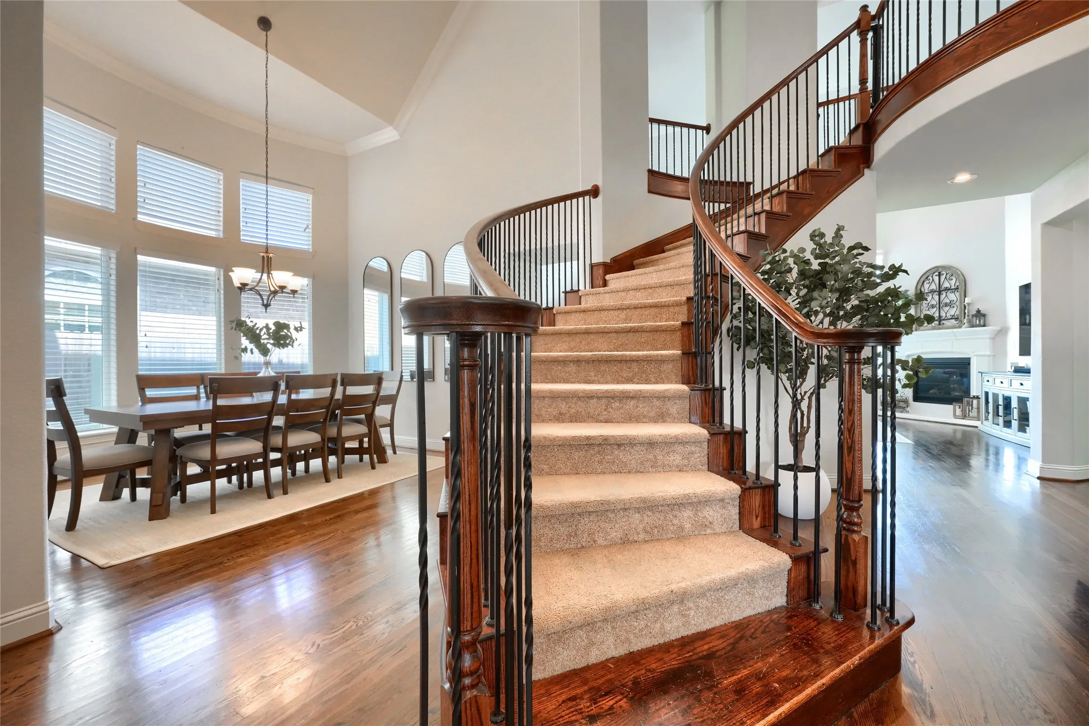 Single Family Residence For Rent in Denton County , 625 Yarrow Street, Little Elm, Texas 75068, 5 Bedroom, 4 Bathroom, 3 Garage spaces, 4,070 Sqft, built in 2018, mls#21339234, Real Estate Agent in Little Elm, Homes For Rent in Denton county, Homes For Rent in Little Elm, Realtor in Little Elm Texas, Real Estate Brokerage Independent Realty Texas, Luminita Cordes Realtor