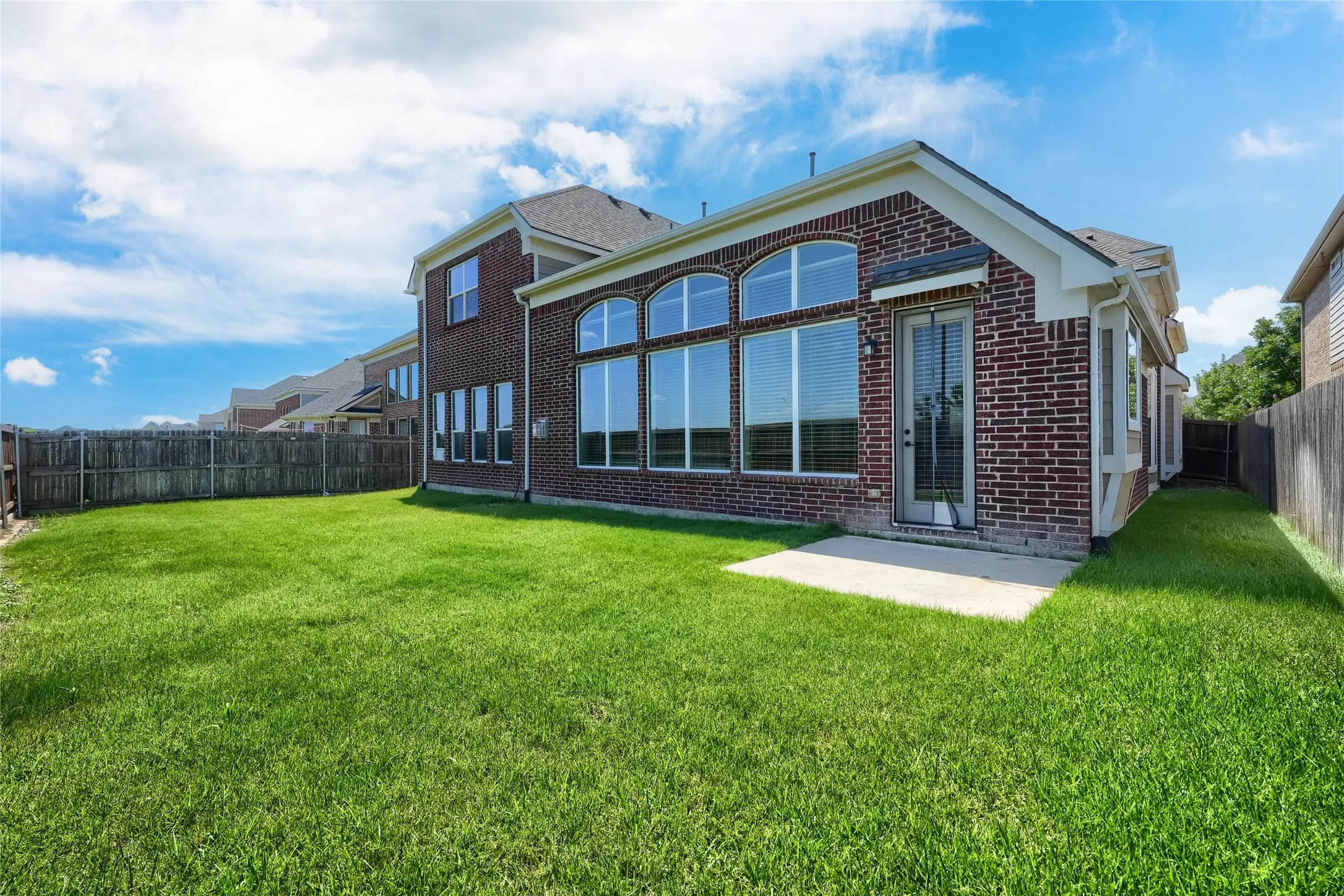 Single Family Residence For Rent in Denton County , 625 Yarrow Street, Little Elm, Texas 75068, 5 Bedroom, 4 Bathroom, 3 Garage spaces, 4,070 Sqft, built in 2018, mls#21339234, Real Estate Agent in Little Elm, Homes For Rent in Denton county, Homes For Rent in Little Elm, Realtor in Little Elm Texas, Real Estate Brokerage Independent Realty Texas, Luminita Cordes Realtor
