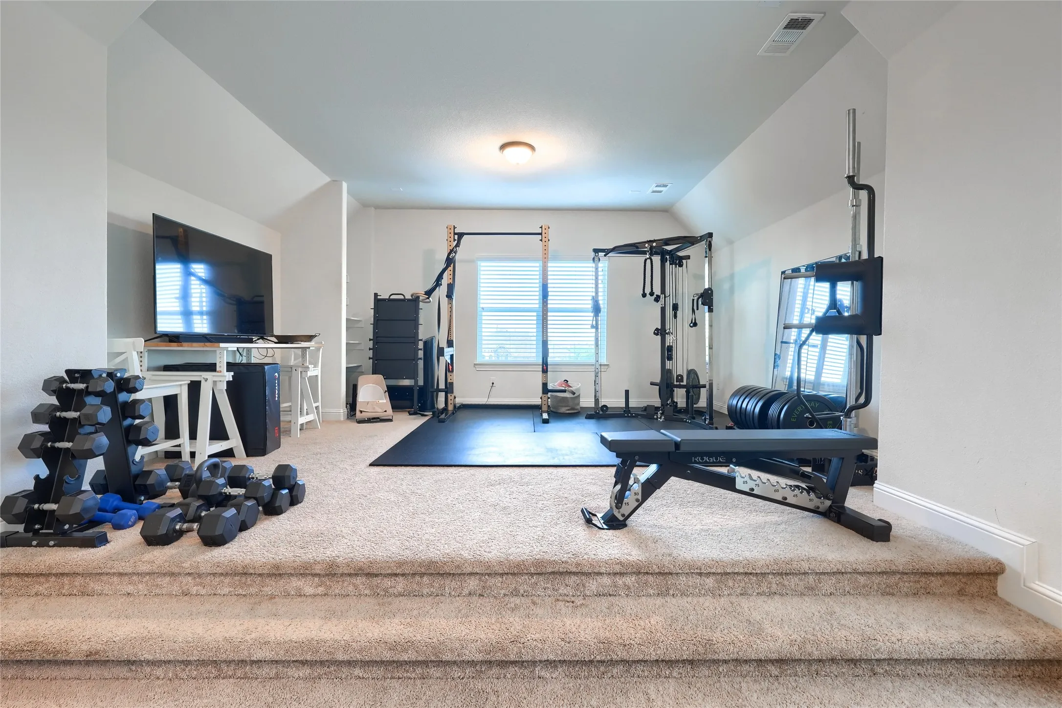 Single Family Residence For Rent in Denton County , 625 Yarrow Street, Little Elm, Texas 75068, 5 Bedroom, 4 Bathroom, 3 Garage spaces, 4,070 Sqft, built in 2018, mls#21339234, Real Estate Agent in Little Elm, Homes For Rent in Denton county, Homes For Rent in Little Elm, Realtor in Little Elm Texas, Real Estate Brokerage Independent Realty Texas, Luminita Cordes Realtor