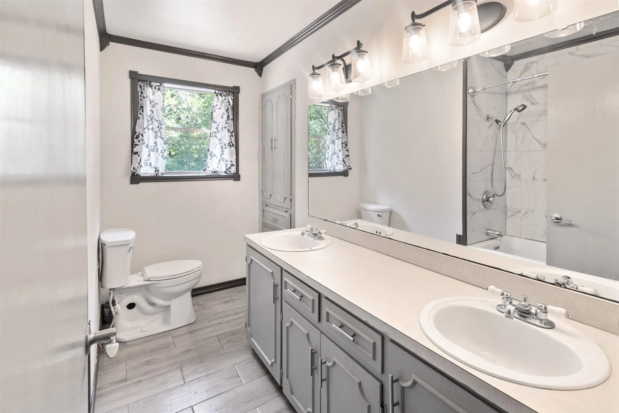 Bathroom with dual sinks
