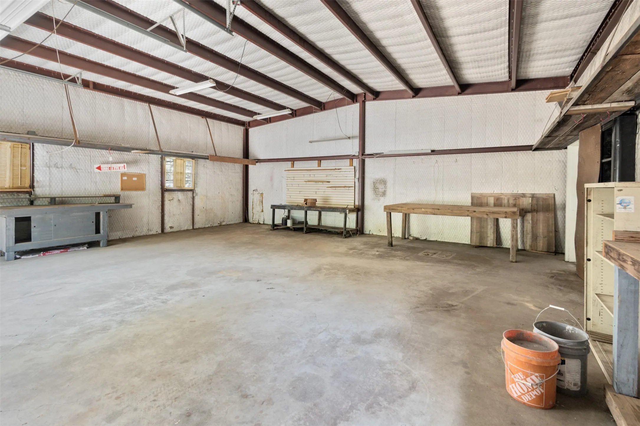 Single Family Residence For Sale in Henderson County , 14344 Daniel Boone Lane, Log Cabin, Texas 75148, 3 Bedroom, 1 Bathroom, 2 Garage spaces, 1,463 Sqft, built in 1973, mls#21337813, Real Estate Agent in Log Cabin, Homes For Sale in Henderson county, Homes For Sale in Log Cabin, Realtor in Log Cabin Texas, Real Estate Brokerage Independent Realty Texas, Luminita Cordes Realtor