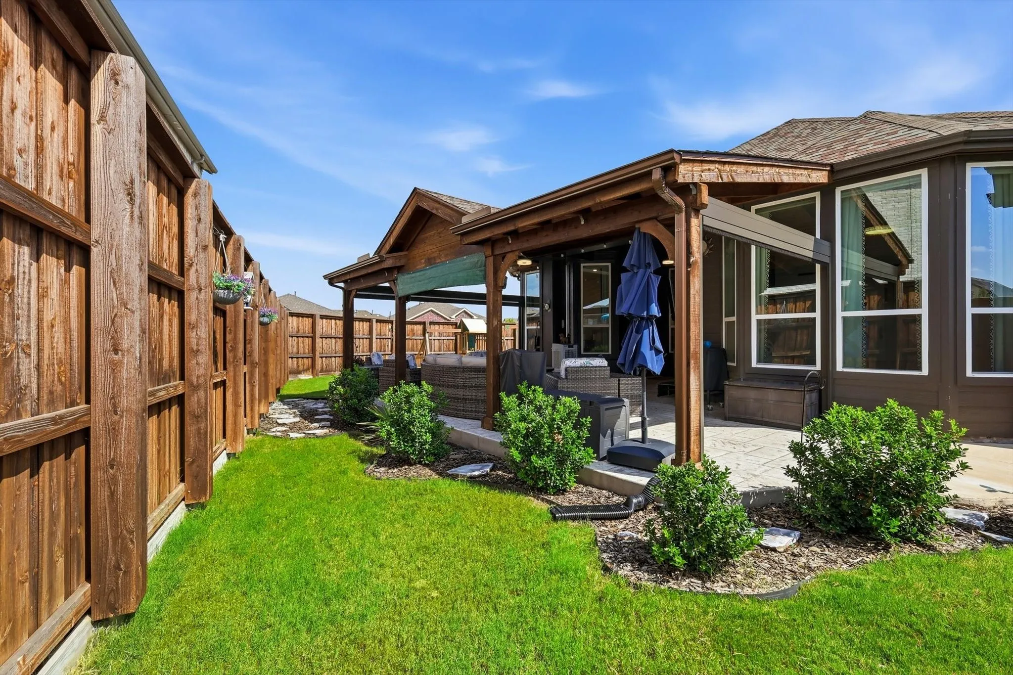 Single Family Residence For Sale in Collin County , 1100 Faringdon Drive, Anna, Texas 75409, 4 Bedroom, 3 Bathroom, 2 Garage spaces, 2,058 Sqft, built in 2020, mls#21338849, Real Estate Agent in Anna, Homes For Sale in Collin county, Homes For Sale in Anna, Realtor in Anna Texas, Real Estate Brokerage Independent Realty Texas, Luminita Cordes Realtor