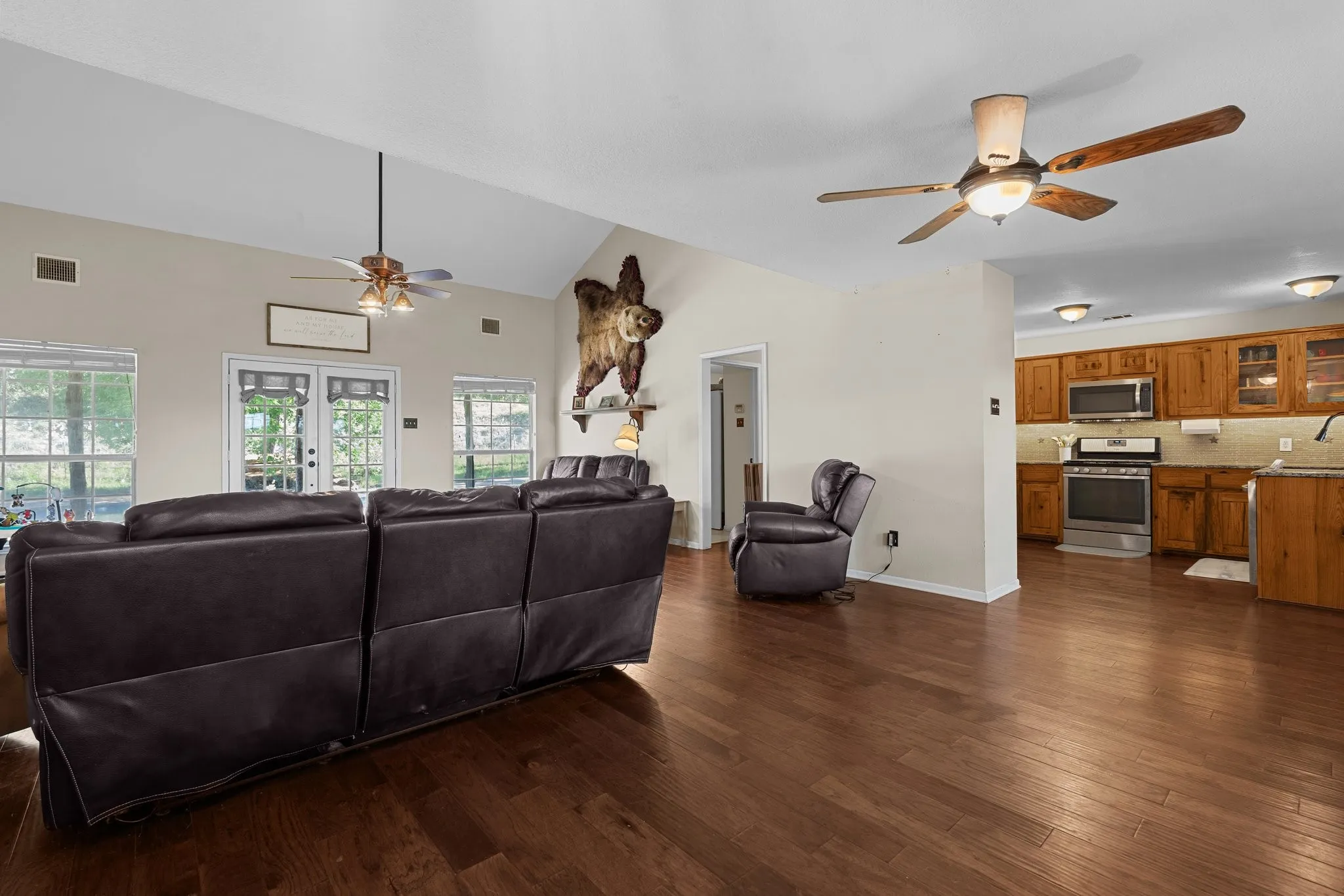 Farm For Sale in Wise County , 156 Private Road 3626, Springtown, Texas 76082, 3 Bedroom, 2 Bathroom, Garage spaces, 2,212 Sqft, built in 2002, mls#21338239, Real Estate Agent in Springtown, Homes For Sale in Wise county, Homes For Sale in Springtown, Realtor in Springtown Texas, Real Estate Brokerage Independent Realty Texas, Luminita Cordes Realtor
