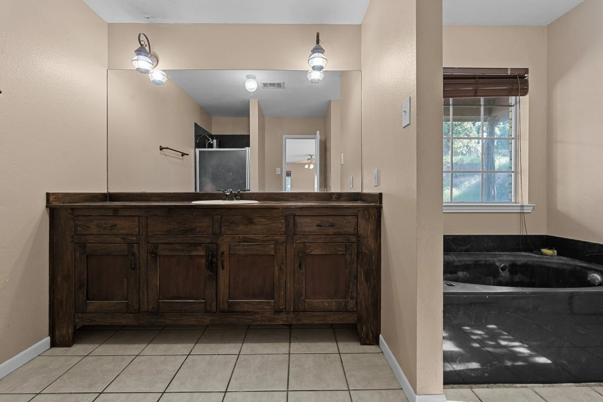 Farm For Sale in Wise County , 156 Private Road 3626, Springtown, Texas 76082, 3 Bedroom, 2 Bathroom, Garage spaces, 2,212 Sqft, built in 2002, mls#21338239, Real Estate Agent in Springtown, Homes For Sale in Wise county, Homes For Sale in Springtown, Realtor in Springtown Texas, Real Estate Brokerage Independent Realty Texas, Luminita Cordes Realtor