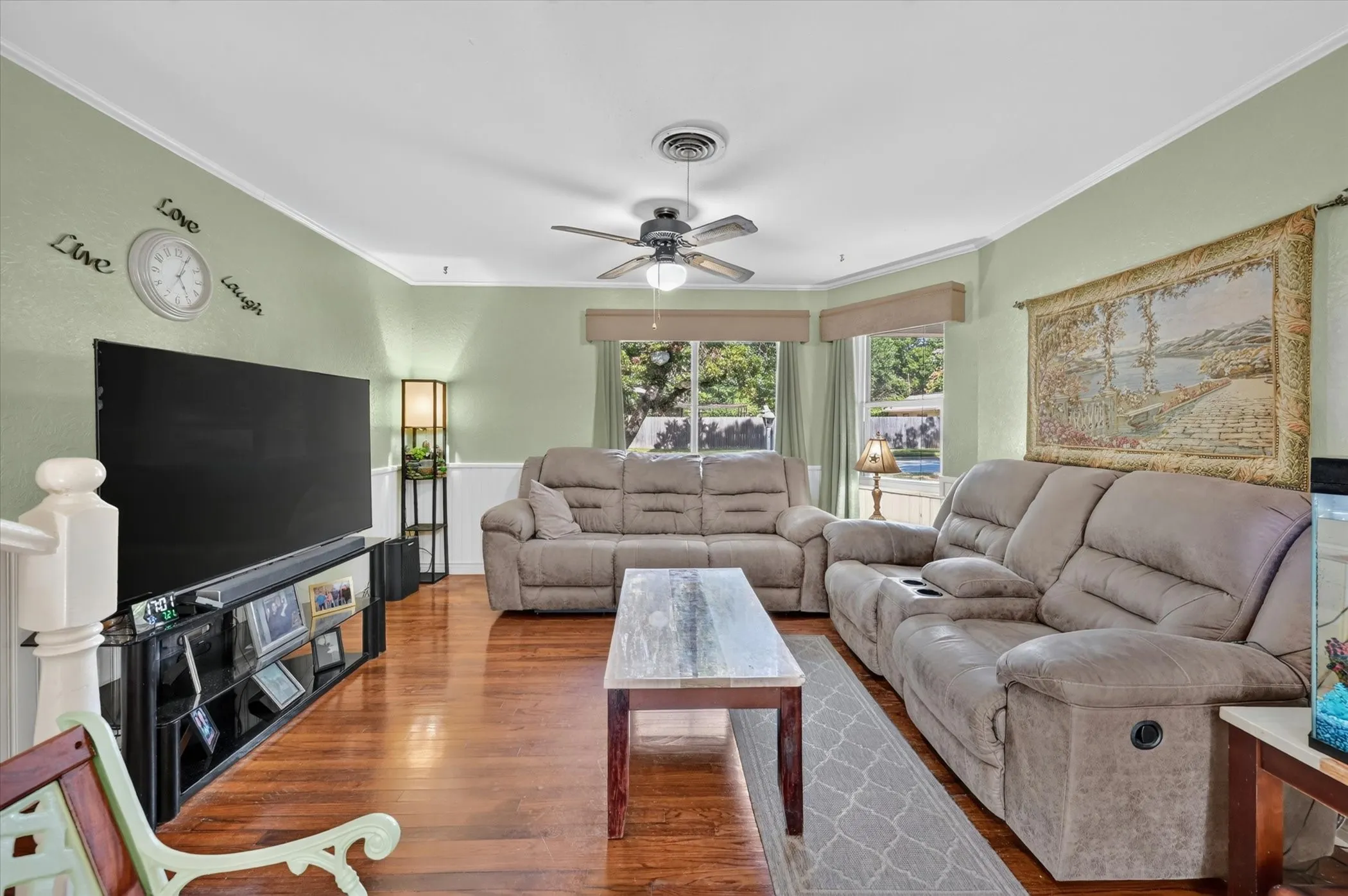 Single Family Residence For Sale in Tarrant County , 1800 Pecan Park Drive, Arlington, Texas 76012, 3 Bedroom, 2 Bathroom, 2 Garage spaces, 2,037 Sqft, built in 1960, mls#21338198, Real Estate Agent in Arlington, Homes For Sale in Tarrant county, Homes For Sale in Arlington, Realtor in Arlington Texas, Real Estate Brokerage Independent Realty Texas, Luminita Cordes Realtor