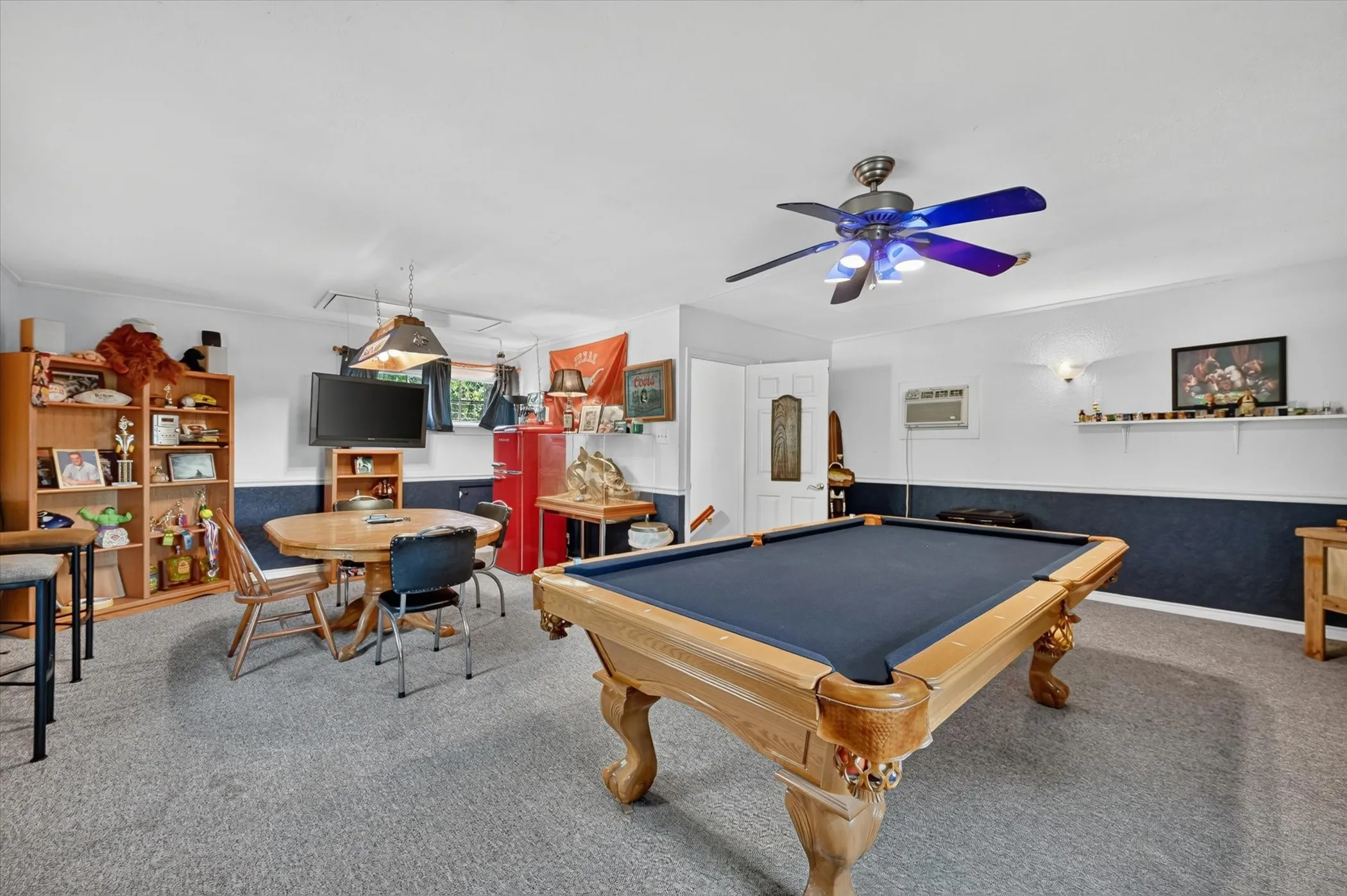 Single Family Residence For Sale in Tarrant County , 1800 Pecan Park Drive, Arlington, Texas 76012, 3 Bedroom, 2 Bathroom, 2 Garage spaces, 2,037 Sqft, built in 1960, mls#21338198, Real Estate Agent in Arlington, Homes For Sale in Tarrant county, Homes For Sale in Arlington, Realtor in Arlington Texas, Real Estate Brokerage Independent Realty Texas, Luminita Cordes Realtor