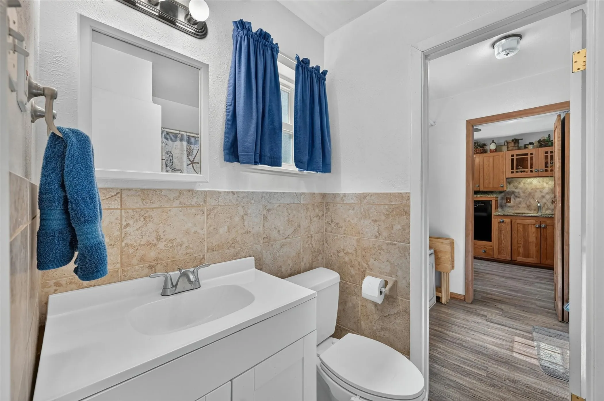 Single Family Residence For Sale in Tarrant County , 1800 Pecan Park Drive, Arlington, Texas 76012, 3 Bedroom, 2 Bathroom, 2 Garage spaces, 2,037 Sqft, built in 1960, mls#21338198, Real Estate Agent in Arlington, Homes For Sale in Tarrant county, Homes For Sale in Arlington, Realtor in Arlington Texas, Real Estate Brokerage Independent Realty Texas, Luminita Cordes Realtor