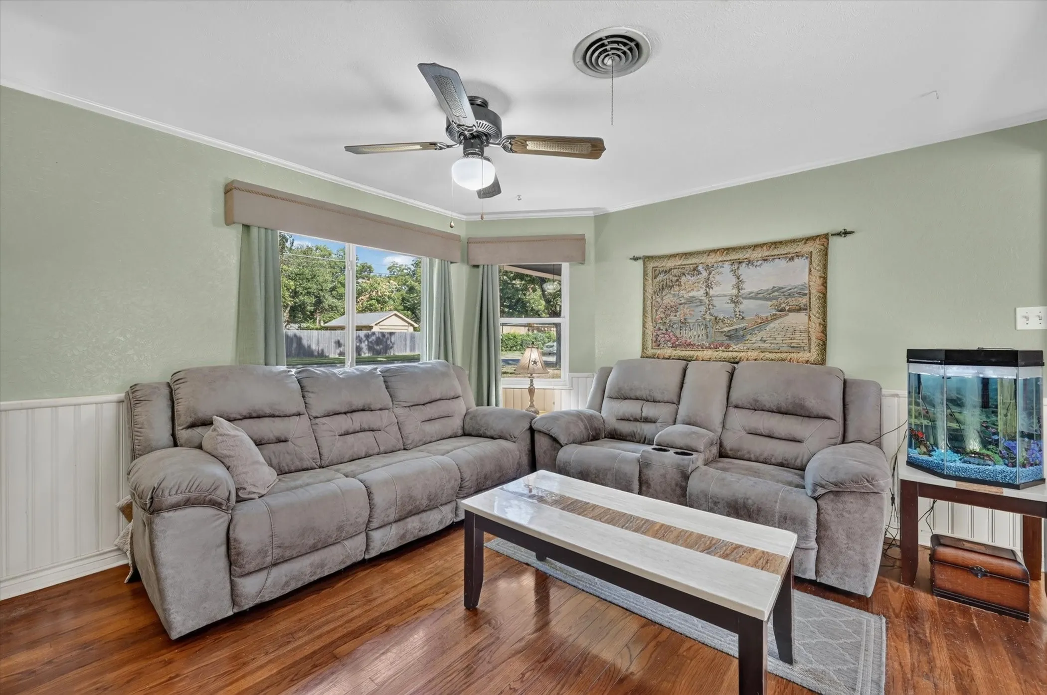 Single Family Residence For Sale in Tarrant County , 1800 Pecan Park Drive, Arlington, Texas 76012, 3 Bedroom, 2 Bathroom, 2 Garage spaces, 2,037 Sqft, built in 1960, mls#21338198, Real Estate Agent in Arlington, Homes For Sale in Tarrant county, Homes For Sale in Arlington, Realtor in Arlington Texas, Real Estate Brokerage Independent Realty Texas, Luminita Cordes Realtor