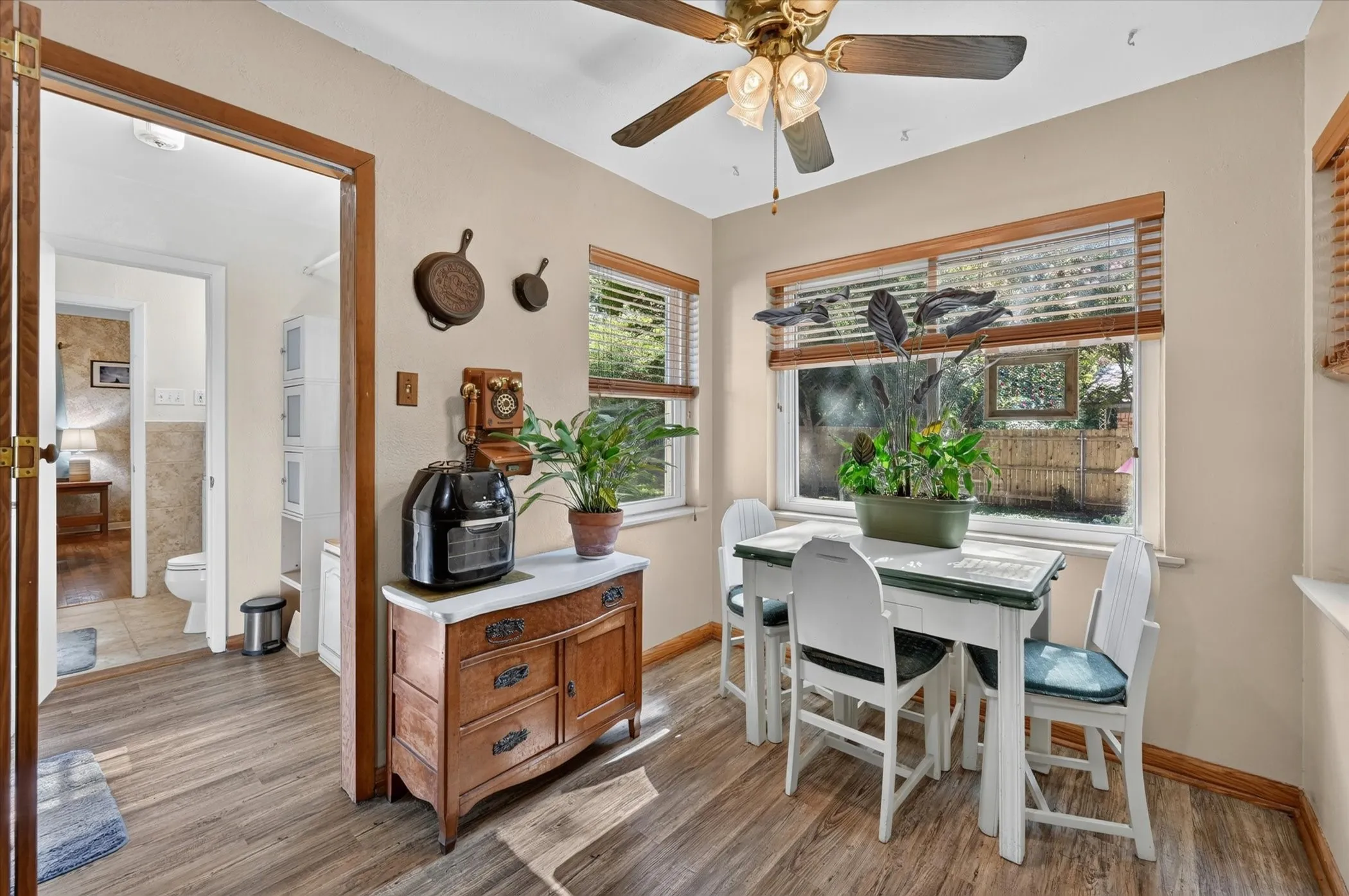 Single Family Residence For Sale in Tarrant County , 1800 Pecan Park Drive, Arlington, Texas 76012, 3 Bedroom, 2 Bathroom, 2 Garage spaces, 2,037 Sqft, built in 1960, mls#21338198, Real Estate Agent in Arlington, Homes For Sale in Tarrant county, Homes For Sale in Arlington, Realtor in Arlington Texas, Real Estate Brokerage Independent Realty Texas, Luminita Cordes Realtor