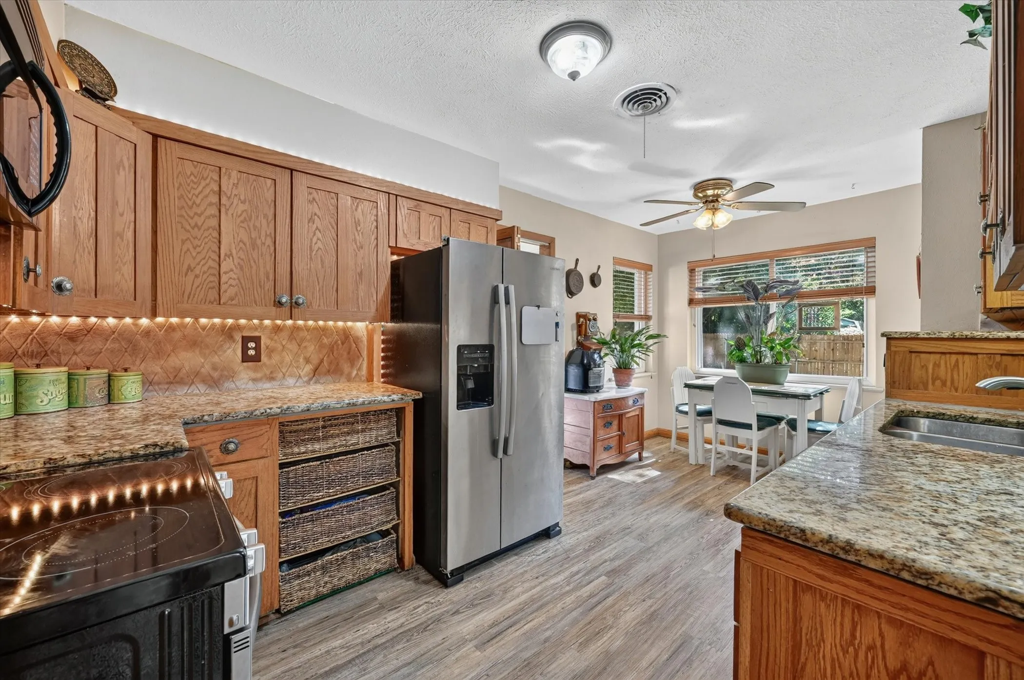 Single Family Residence For Sale in Tarrant County , 1800 Pecan Park Drive, Arlington, Texas 76012, 3 Bedroom, 2 Bathroom, 2 Garage spaces, 2,037 Sqft, built in 1960, mls#21338198, Real Estate Agent in Arlington, Homes For Sale in Tarrant county, Homes For Sale in Arlington, Realtor in Arlington Texas, Real Estate Brokerage Independent Realty Texas, Luminita Cordes Realtor