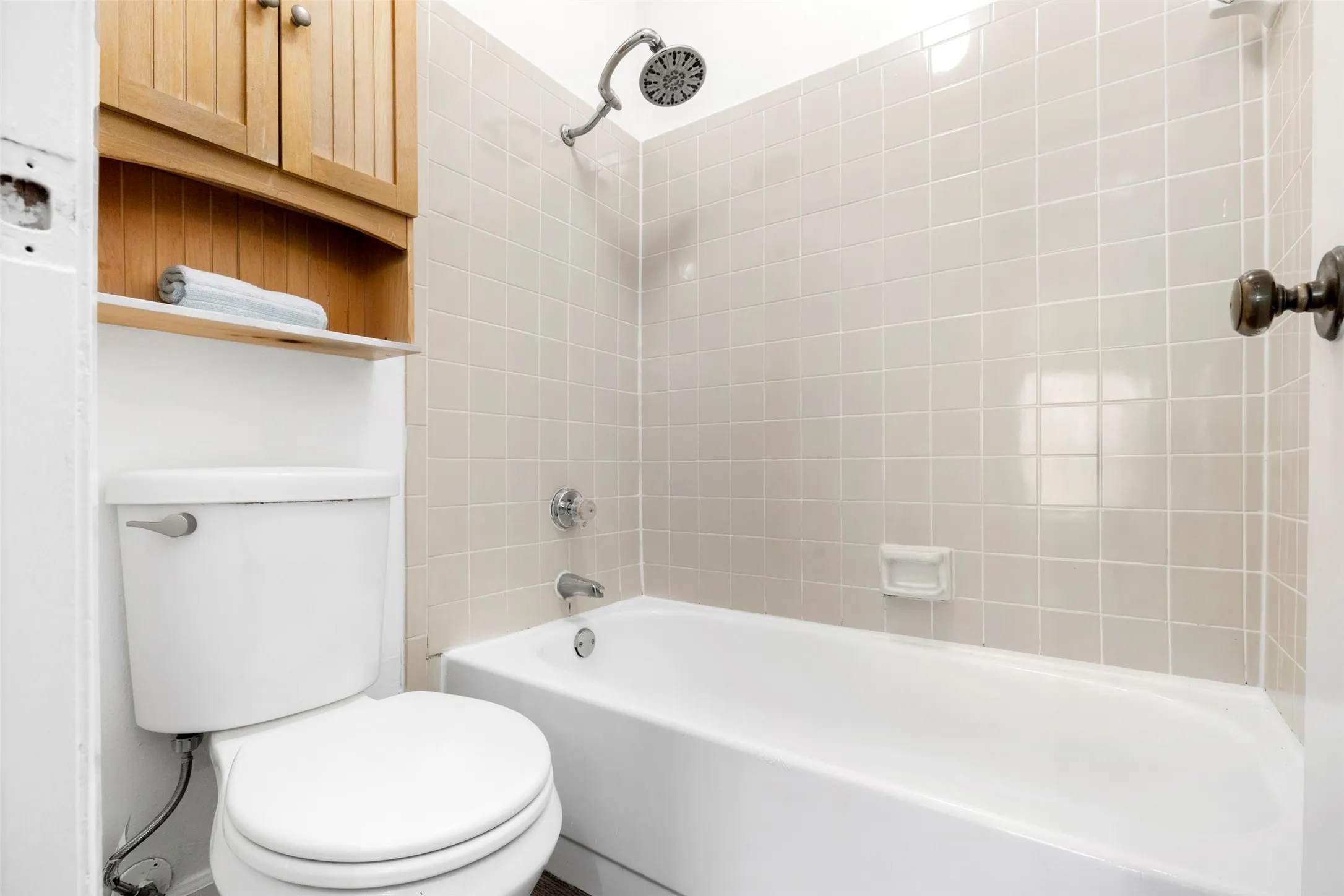 Condominium For Sale in Dallas County , 5981 Arapaho Road 1607, Dallas, Texas 75248, 1 Bedroom, 1 Bathroom, Garage spaces, 734 Sqft, built in 1980, mls#21339035, Real Estate Agent in Dallas, Homes For Sale in Dallas county, Homes For Sale in Dallas, Realtor in Dallas Texas, Real Estate Brokerage Independent Realty Texas, Luminita Cordes Realtor