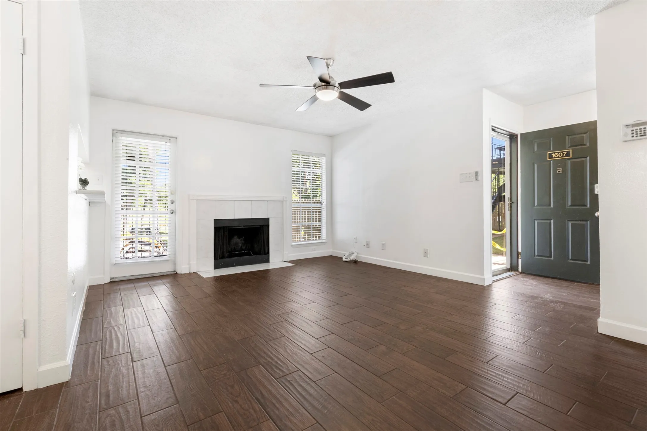 Condominium For Sale in Dallas County , 5981 Arapaho Road 1607, Dallas, Texas 75248, 1 Bedroom, 1 Bathroom, Garage spaces, 734 Sqft, built in 1980, mls#21339035, Real Estate Agent in Dallas, Homes For Sale in Dallas county, Homes For Sale in Dallas, Realtor in Dallas Texas, Real Estate Brokerage Independent Realty Texas, Luminita Cordes Realtor