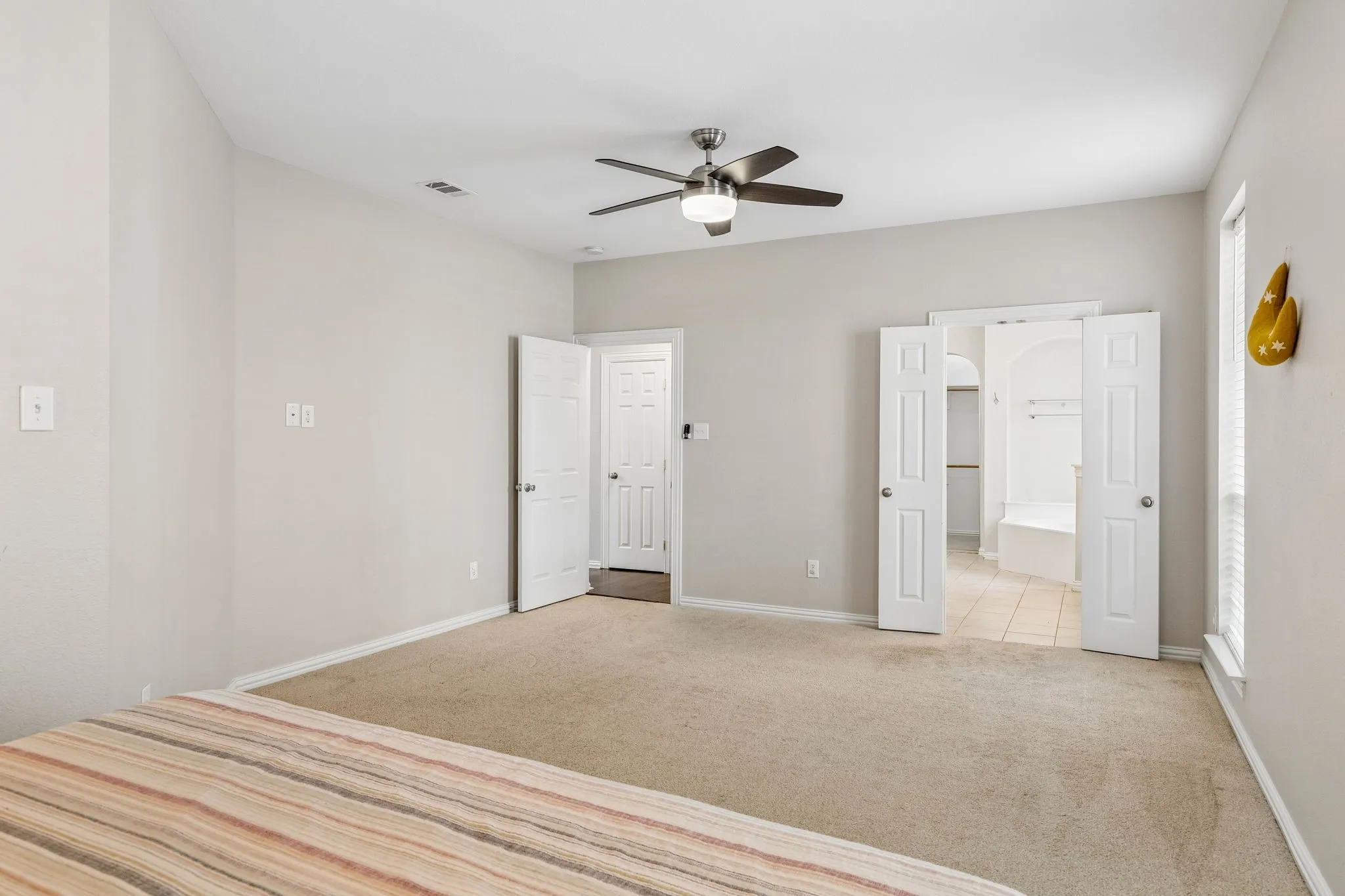 Single Family Residence For Sale in Denton County , 2245 Jaguar Drive, Frisco, Texas 75033, 5 Bedroom, 4 Bathroom, 2 Garage spaces, 3,878 Sqft, built in 2009, mls#21334605, Real Estate Agent in Frisco, Homes For Sale in Denton county, Homes For Sale in Frisco, Realtor in Frisco Texas, Real Estate Brokerage Independent Realty Texas, Luminita Cordes Realtor