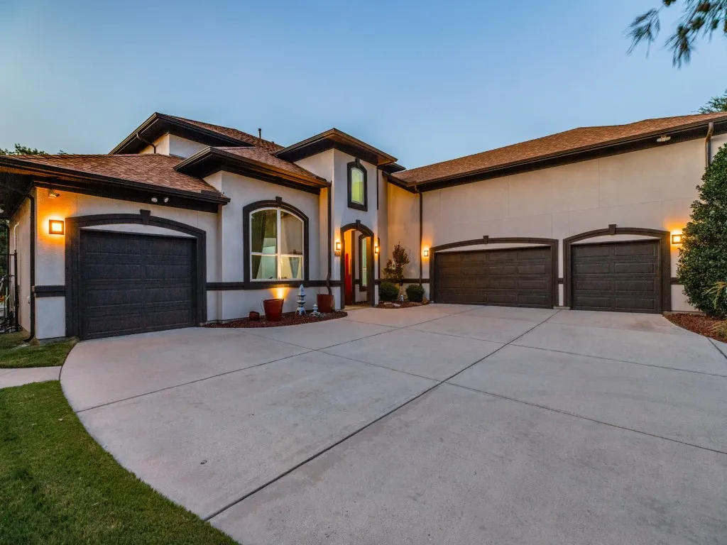 Single Family Residence For Sale in Collin County , 1036 Kenilworth Street, Allen, Texas 75013, 5 Bedroom, 4 Bathroom, 4 Garage spaces, 4,843 Sqft, built in 2011, Price $1,160,000, mls#21338674, Real Estate Agent in Allen, Homes For Sale in Collin county, Homes For Sale in Allen, Realtor in Allen Texas, Real Estate Brokerage Independent Realty Texas, Luminita Cordes Realtor