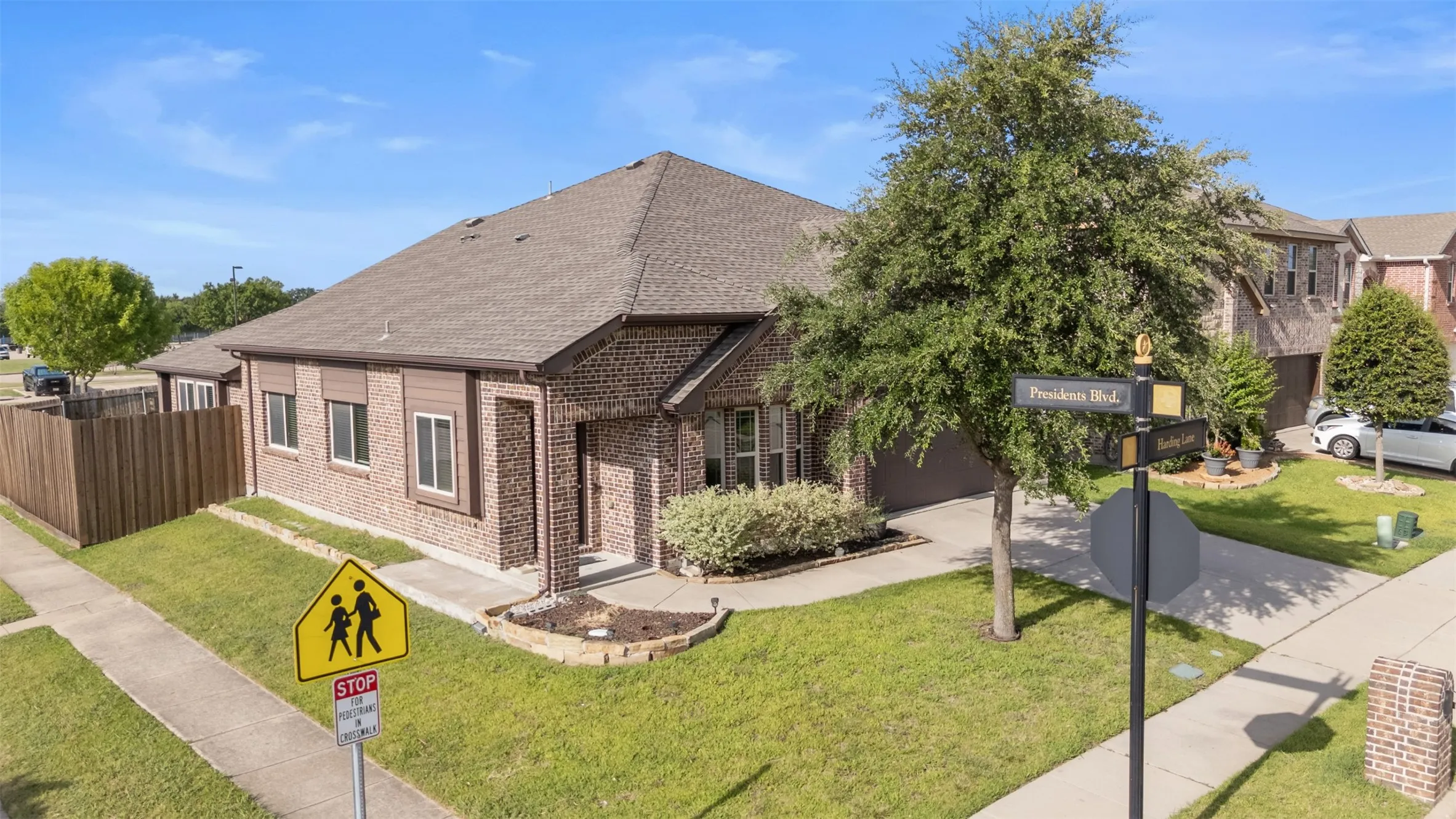Corner lot view