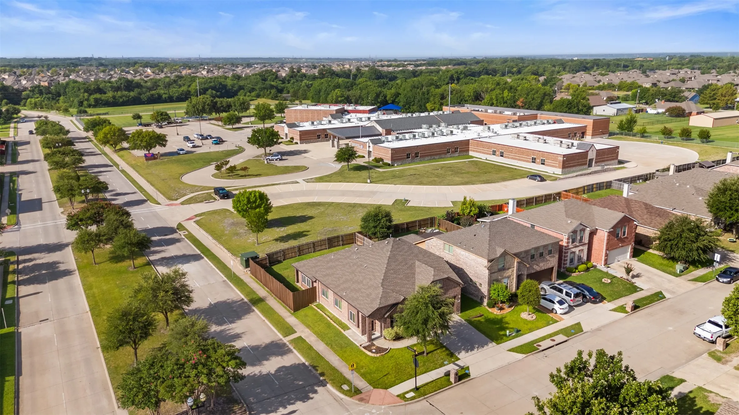 Walking distance to elementary school and no neighbors directly behind