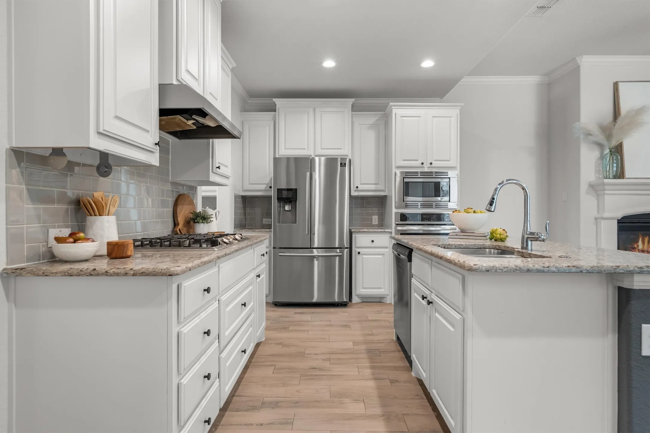 Single Family Residence For Sale in Denton County , 932 Parkside Drive, Argyle, Texas 76226, 4 Bedroom, 3 Bathroom, 2 Garage spaces, 2,298 Sqft, built in 2019, mls#21327026, Real Estate Agent in Argyle, Homes For Sale in Denton county, Homes For Sale in Argyle, Realtor in Argyle Texas, Real Estate Brokerage Independent Realty Texas, Luminita Cordes Realtor
