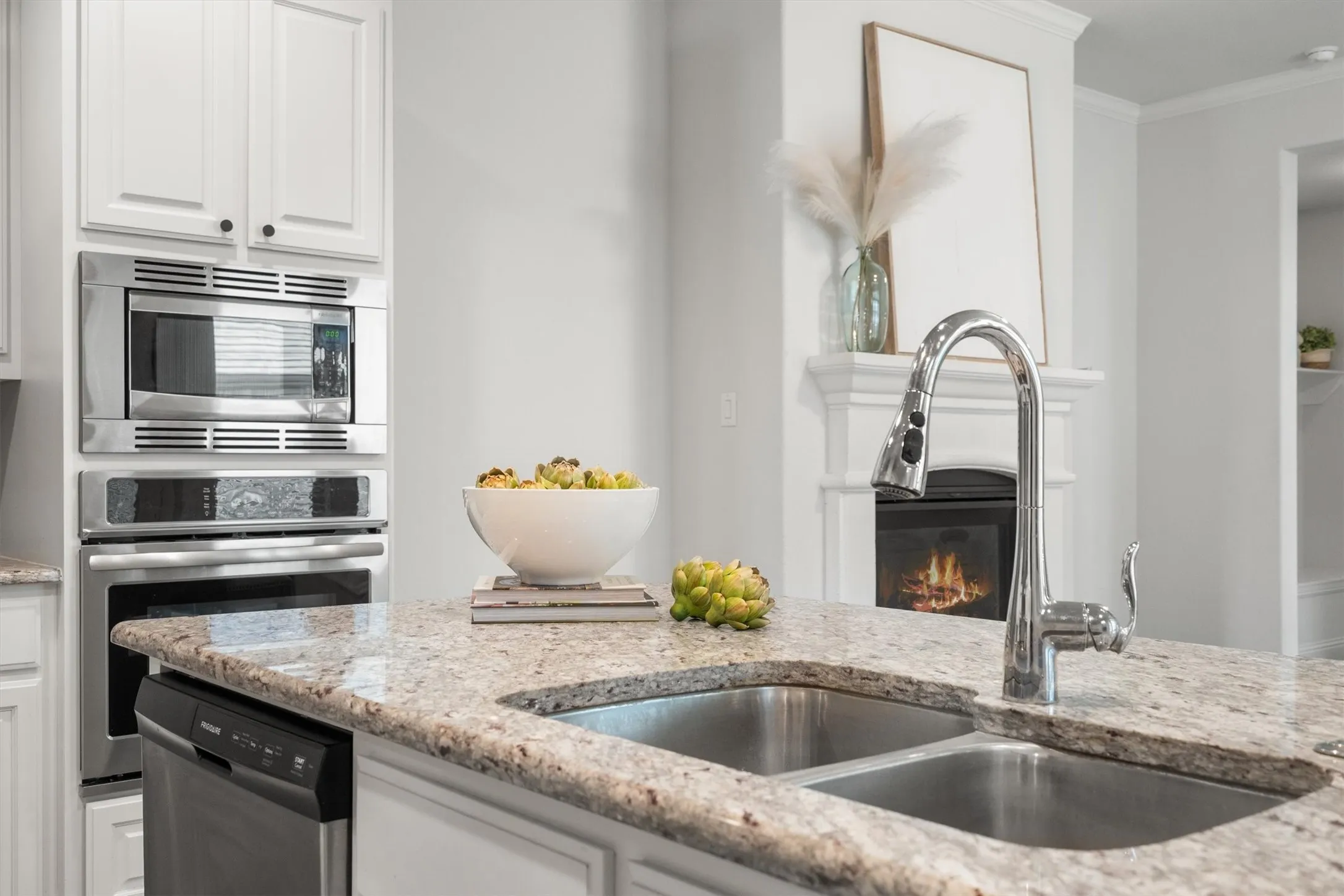 Single Family Residence For Sale in Denton County , 932 Parkside Drive, Argyle, Texas 76226, 4 Bedroom, 3 Bathroom, 2 Garage spaces, 2,298 Sqft, built in 2019, mls#21327026, Real Estate Agent in Argyle, Homes For Sale in Denton county, Homes For Sale in Argyle, Realtor in Argyle Texas, Real Estate Brokerage Independent Realty Texas, Luminita Cordes Realtor