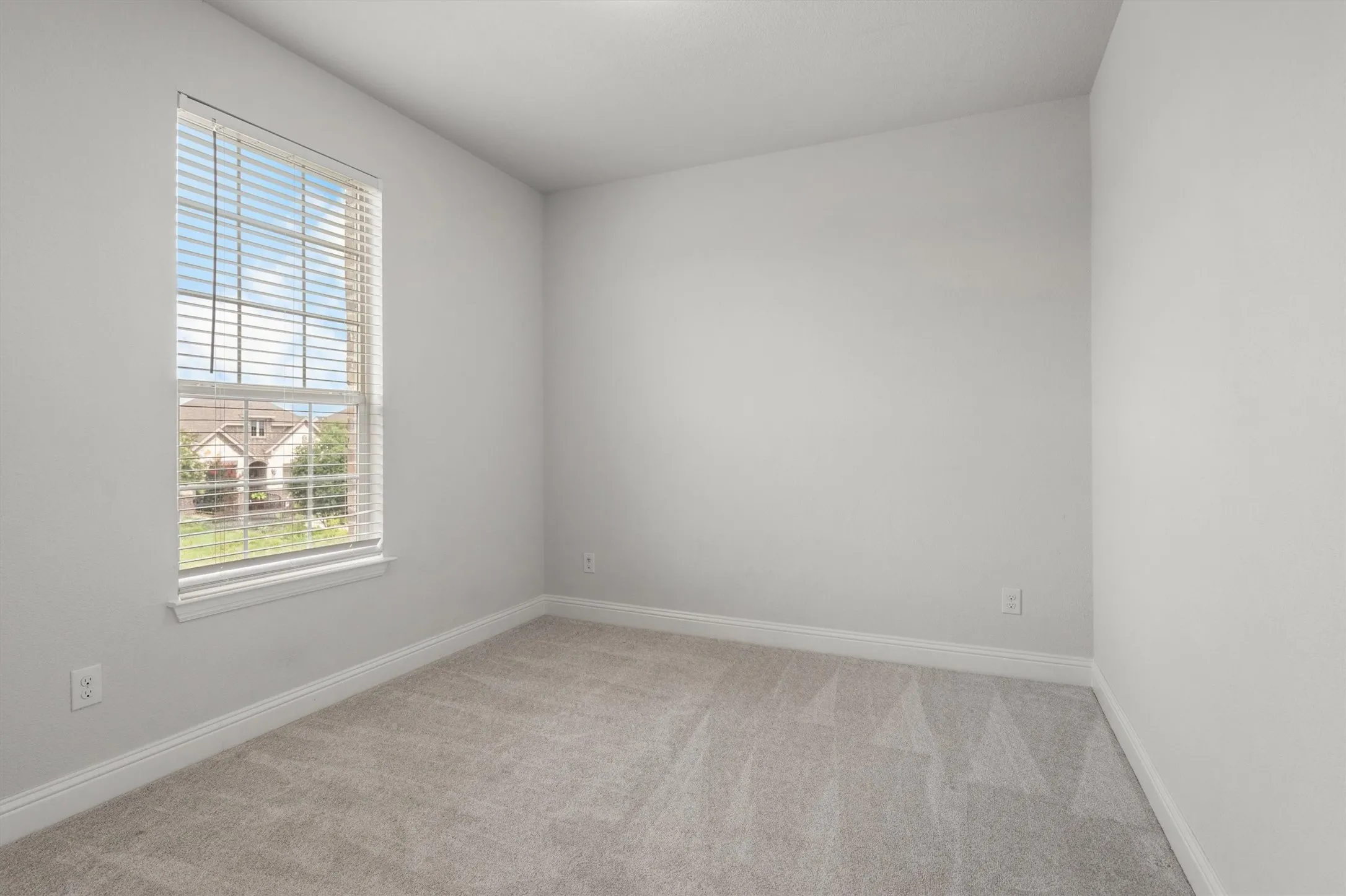 Single Family Residence For Sale in Denton County , 932 Parkside Drive, Argyle, Texas 76226, 4 Bedroom, 3 Bathroom, 2 Garage spaces, 2,298 Sqft, built in 2019, mls#21327026, Real Estate Agent in Argyle, Homes For Sale in Denton county, Homes For Sale in Argyle, Realtor in Argyle Texas, Real Estate Brokerage Independent Realty Texas, Luminita Cordes Realtor