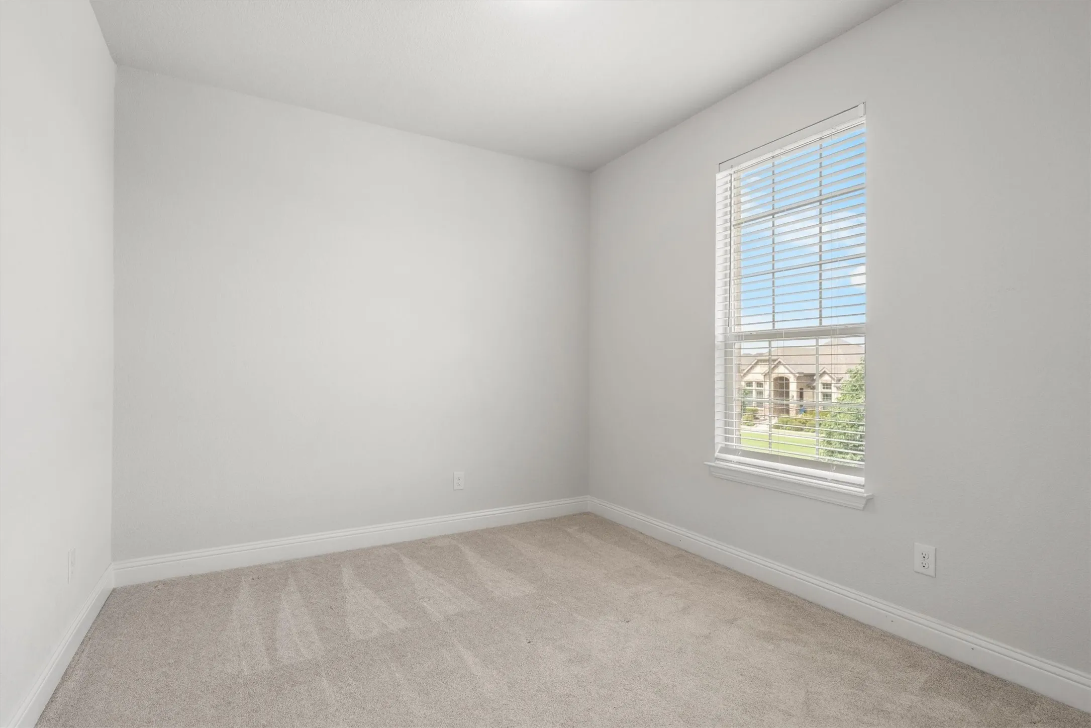 Single Family Residence For Sale in Denton County , 932 Parkside Drive, Argyle, Texas 76226, 4 Bedroom, 3 Bathroom, 2 Garage spaces, 2,298 Sqft, built in 2019, mls#21327026, Real Estate Agent in Argyle, Homes For Sale in Denton county, Homes For Sale in Argyle, Realtor in Argyle Texas, Real Estate Brokerage Independent Realty Texas, Luminita Cordes Realtor