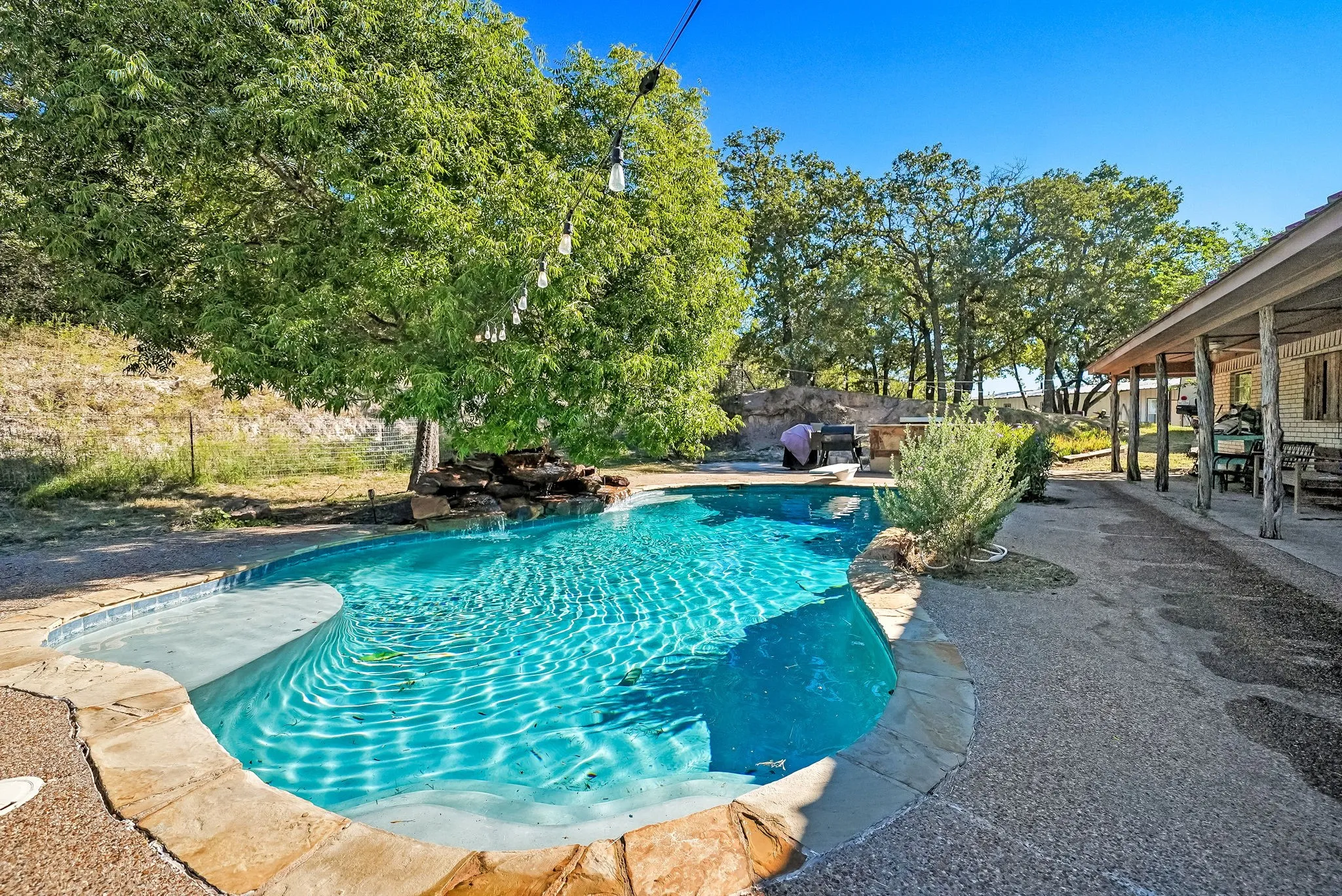 Single Family Residence For Sale in Wise County , 156 PR 3626, Springtown, Texas 76082, 3 Bedroom, 2 Bathroom, Garage spaces, 2,212 Sqft, built in 2002, mls#21339238, Real Estate Agent in Springtown, Homes For Sale in Wise county, Homes For Sale in Springtown, Realtor in Springtown Texas, Real Estate Brokerage Independent Realty Texas, Luminita Cordes Realtor