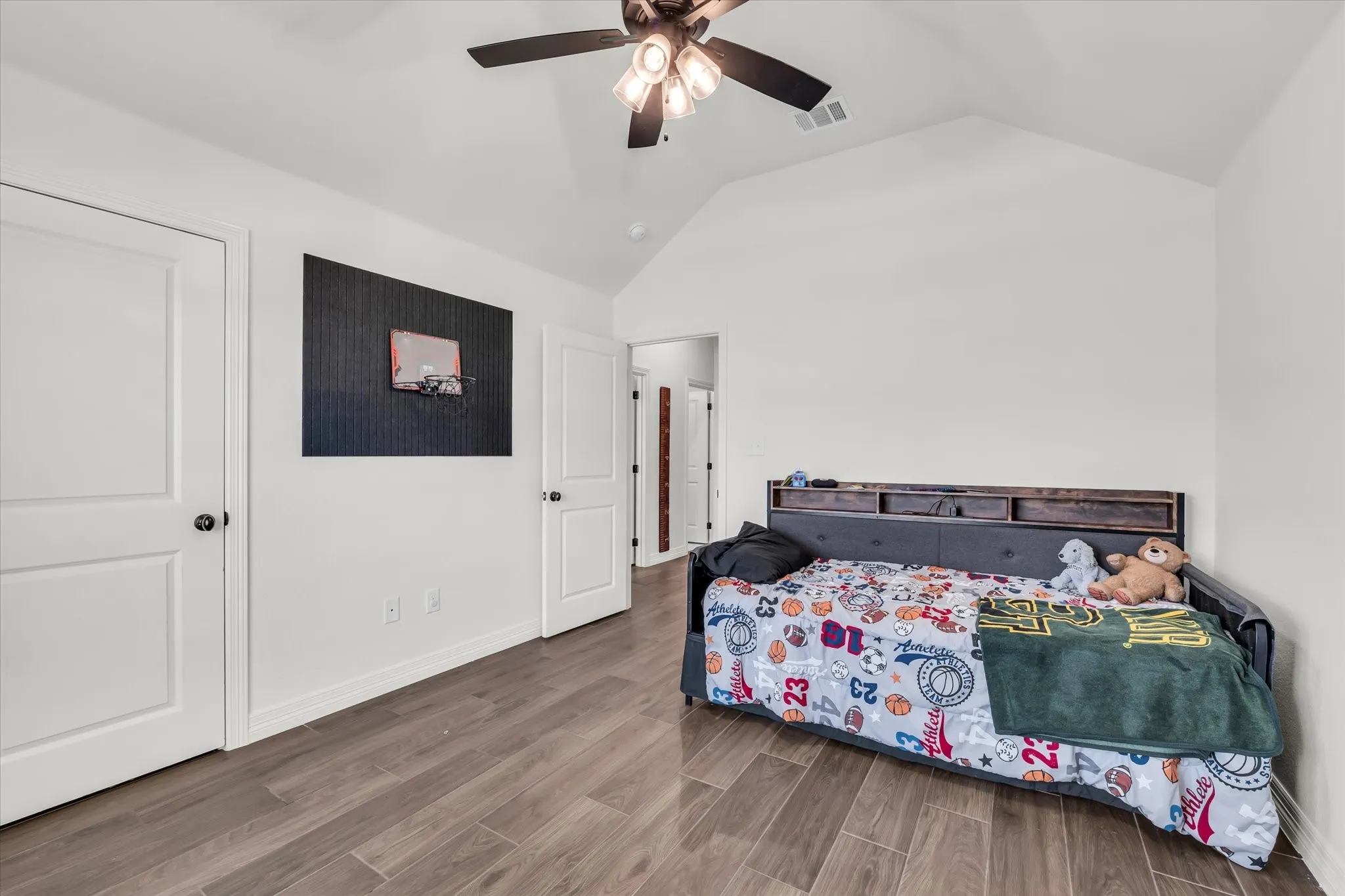 Single Family Residence For Sale in Mc Lennan County , 820 Secretariat Drive, Hewitt, Texas 76643, 4 Bedroom, 3 Bathroom, 2 Garage spaces, 2,128 Sqft, built in 2024, mls#21337301, Real Estate Agent in Hewitt, Homes For Sale in Mc Lennan county, Homes For Sale in Hewitt, Realtor in Hewitt Texas, Real Estate Brokerage Independent Realty Texas, Luminita Cordes Realtor