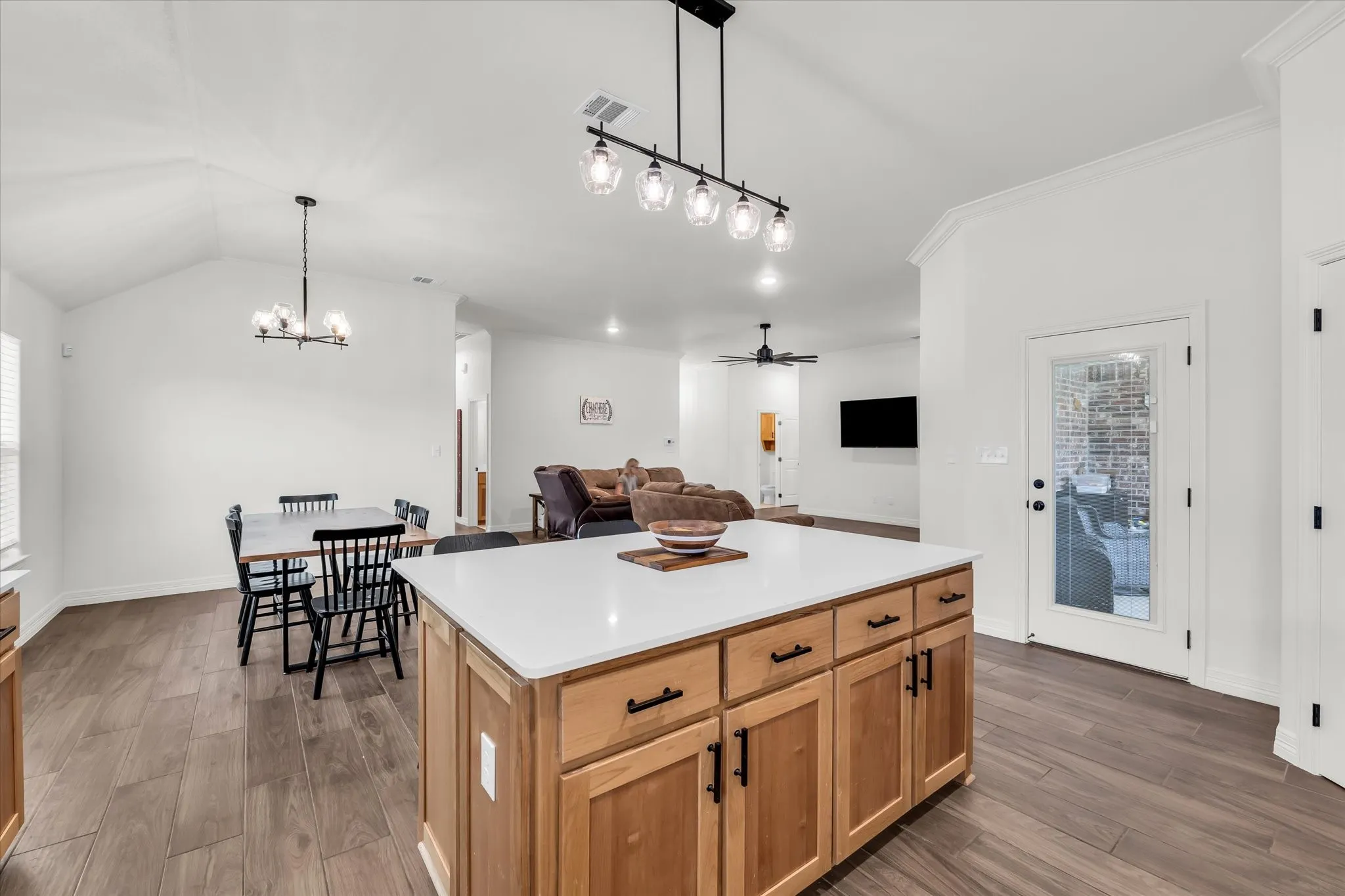 Single Family Residence For Sale in Mc Lennan County , 820 Secretariat Drive, Hewitt, Texas 76643, 4 Bedroom, 3 Bathroom, 2 Garage spaces, 2,128 Sqft, built in 2024, mls#21337301, Real Estate Agent in Hewitt, Homes For Sale in Mc Lennan county, Homes For Sale in Hewitt, Realtor in Hewitt Texas, Real Estate Brokerage Independent Realty Texas, Luminita Cordes Realtor