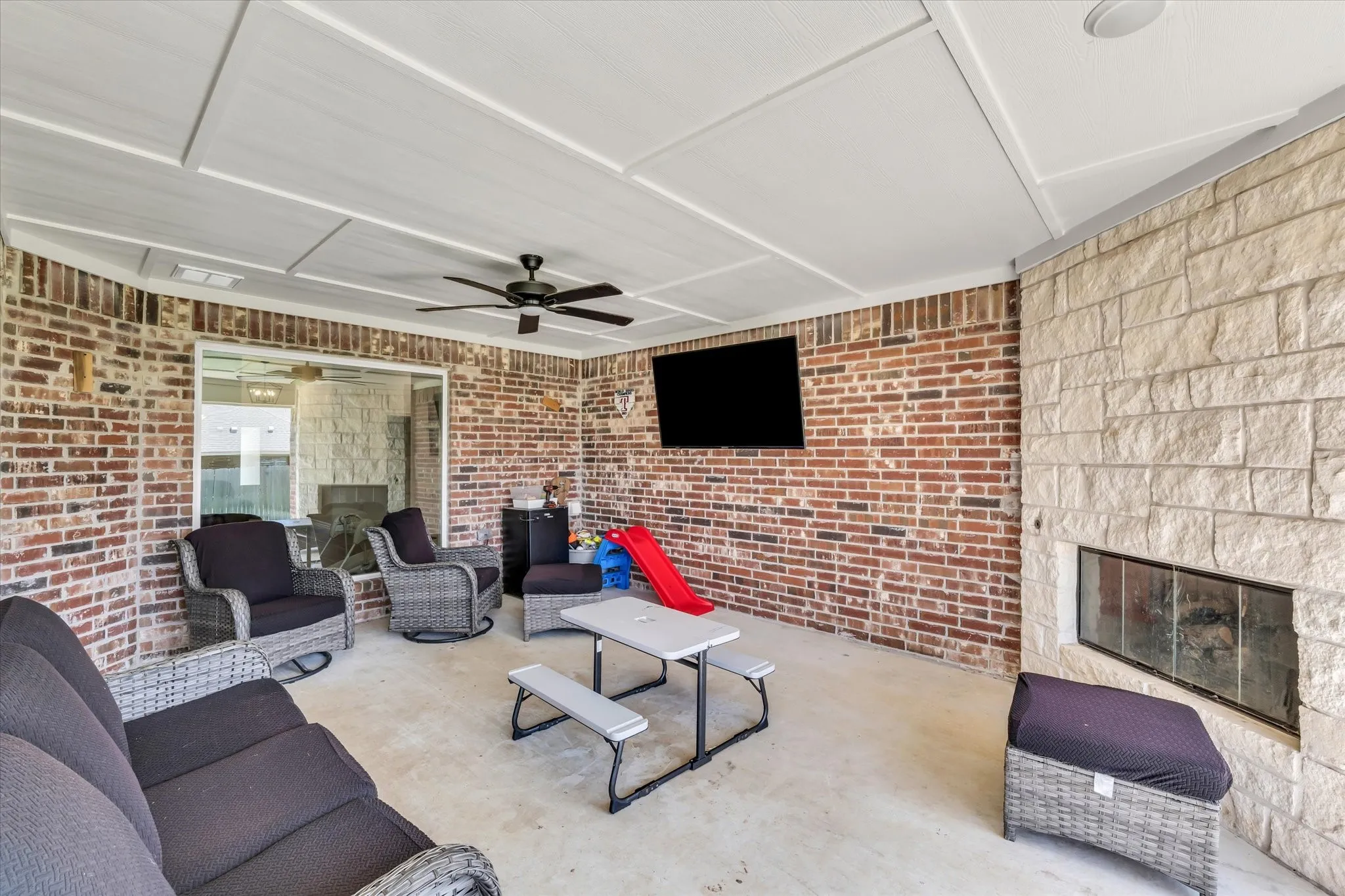 Single Family Residence For Sale in Mc Lennan County , 820 Secretariat Drive, Hewitt, Texas 76643, 4 Bedroom, 3 Bathroom, 2 Garage spaces, 2,128 Sqft, built in 2024, mls#21337301, Real Estate Agent in Hewitt, Homes For Sale in Mc Lennan county, Homes For Sale in Hewitt, Realtor in Hewitt Texas, Real Estate Brokerage Independent Realty Texas, Luminita Cordes Realtor