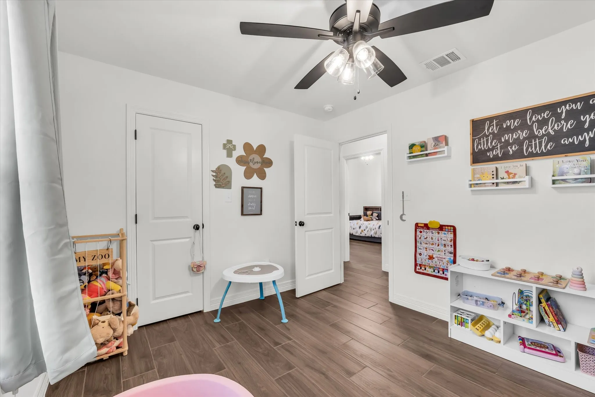 Single Family Residence For Sale in Mc Lennan County , 820 Secretariat Drive, Hewitt, Texas 76643, 4 Bedroom, 3 Bathroom, 2 Garage spaces, 2,128 Sqft, built in 2024, mls#21337301, Real Estate Agent in Hewitt, Homes For Sale in Mc Lennan county, Homes For Sale in Hewitt, Realtor in Hewitt Texas, Real Estate Brokerage Independent Realty Texas, Luminita Cordes Realtor