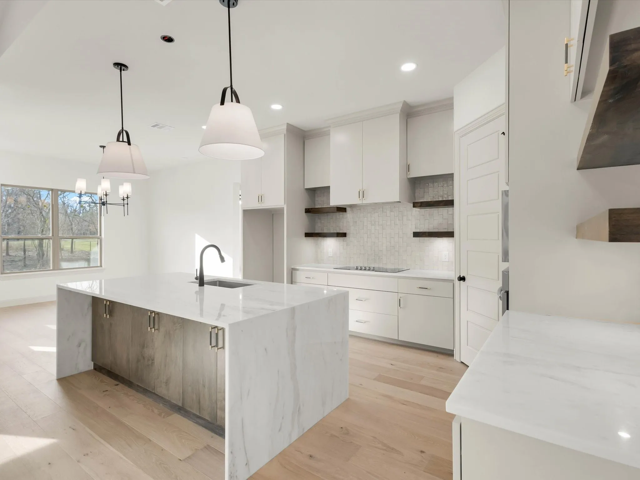 Single Family Residence For Sale in Parker County , 1013 Silver Sage, Weatherford, Texas 76085, 4 Bedroom, 3 Bathroom, 3 Garage spaces, 2,815 Sqft, built in 2025, mls#21329422, Real Estate Agent in Weatherford, Homes For Sale in Parker county, Homes For Sale in Weatherford, Realtor in Weatherford Texas, Real Estate Brokerage Independent Realty Texas, Luminita Cordes Realtor