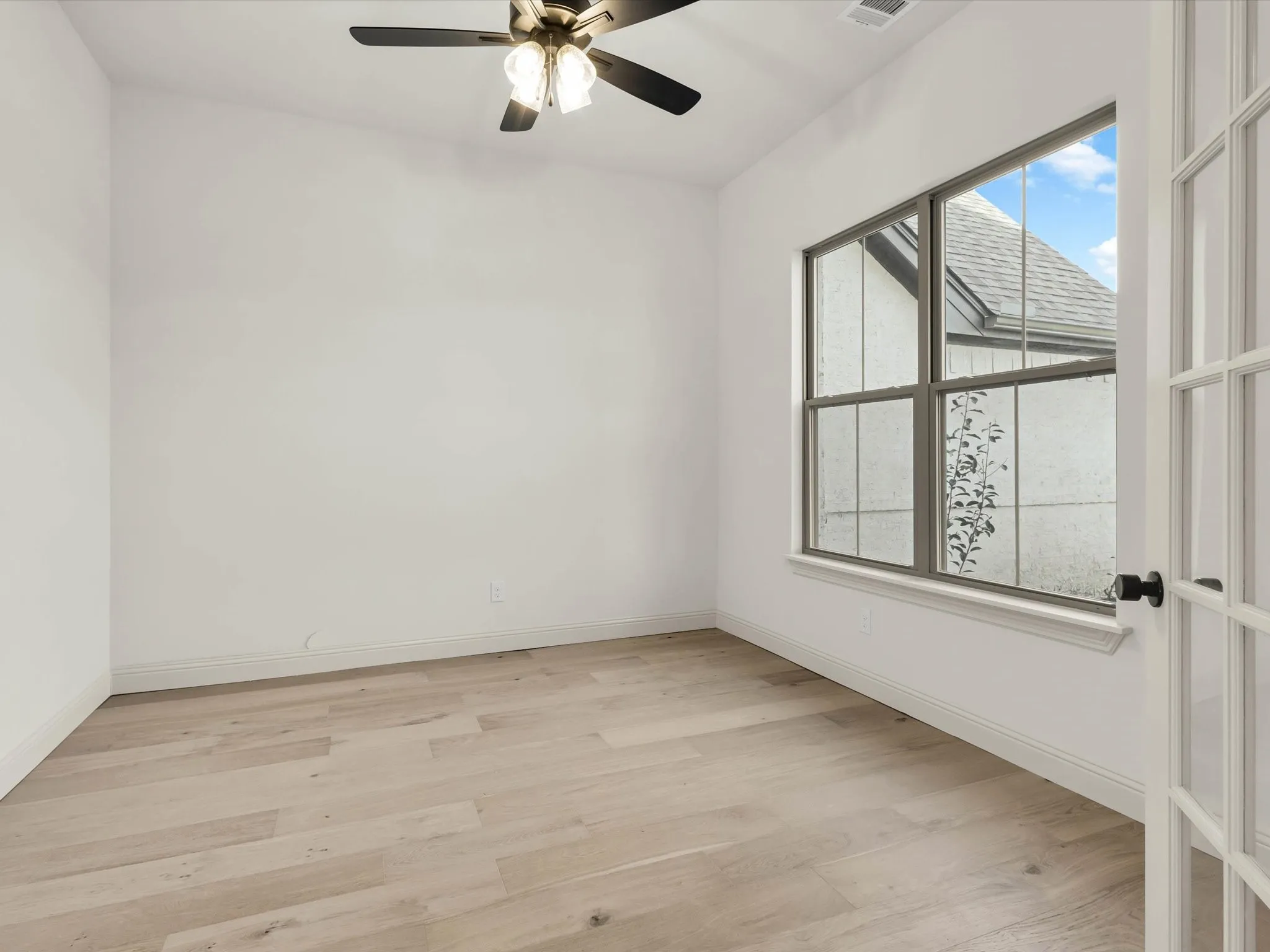Single Family Residence For Sale in Parker County , 1013 Silver Sage, Weatherford, Texas 76085, 4 Bedroom, 3 Bathroom, 3 Garage spaces, 2,815 Sqft, built in 2025, mls#21329422, Real Estate Agent in Weatherford, Homes For Sale in Parker county, Homes For Sale in Weatherford, Realtor in Weatherford Texas, Real Estate Brokerage Independent Realty Texas, Luminita Cordes Realtor