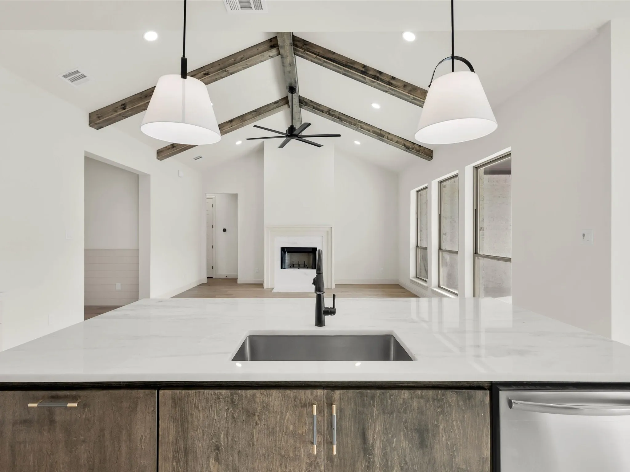 Single Family Residence For Sale in Parker County , 1013 Silver Sage, Weatherford, Texas 76085, 4 Bedroom, 3 Bathroom, 3 Garage spaces, 2,815 Sqft, built in 2025, mls#21329422, Real Estate Agent in Weatherford, Homes For Sale in Parker county, Homes For Sale in Weatherford, Realtor in Weatherford Texas, Real Estate Brokerage Independent Realty Texas, Luminita Cordes Realtor