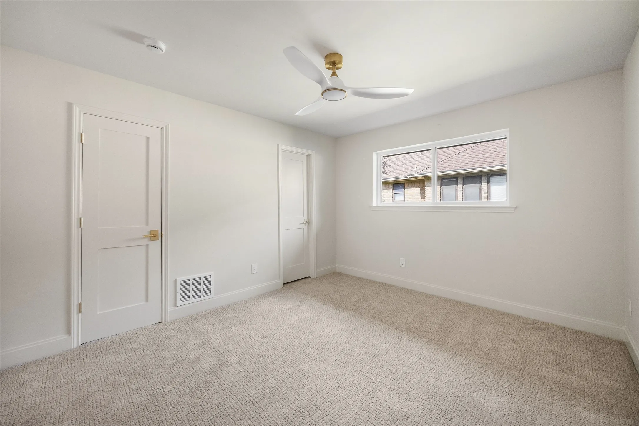 Single Family Residence For Sale in Dallas County , 7606 Dunoon Avenue, Dallas, Texas 75248, 4 Bedroom, 4 Bathroom, 2 Garage spaces, 3,860 Sqft, built in 1977, mls#21338939, Real Estate Agent in Dallas, Homes For Sale in Dallas county, Homes For Sale in Dallas, Realtor in Dallas Texas, Real Estate Brokerage Independent Realty Texas, Luminita Cordes Realtor