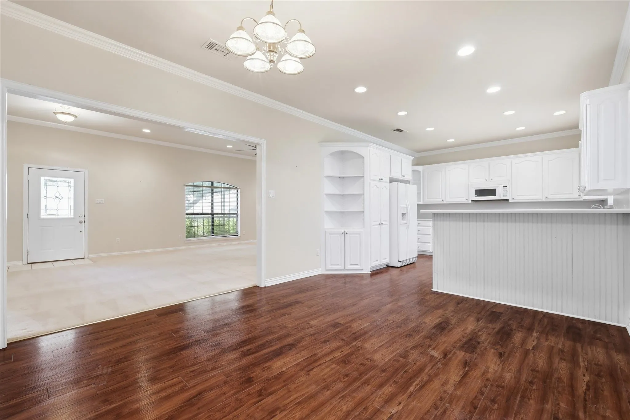 Single Family Residence For Sale in Wise County , 2103 Fair Oaks Drive, Bridgeport, Texas 76426, 3 Bedroom, 2 Bathroom, 2 Garage spaces, 1,671 Sqft, built in 2000, Price $325,000, mls#21339021, Real Estate Agent in Bridgeport, Homes For Sale in Wise county, Homes For Sale in Bridgeport, Realtor in Bridgeport Texas, Real Estate Brokerage Independent Realty Texas, Luminita Cordes Realtor