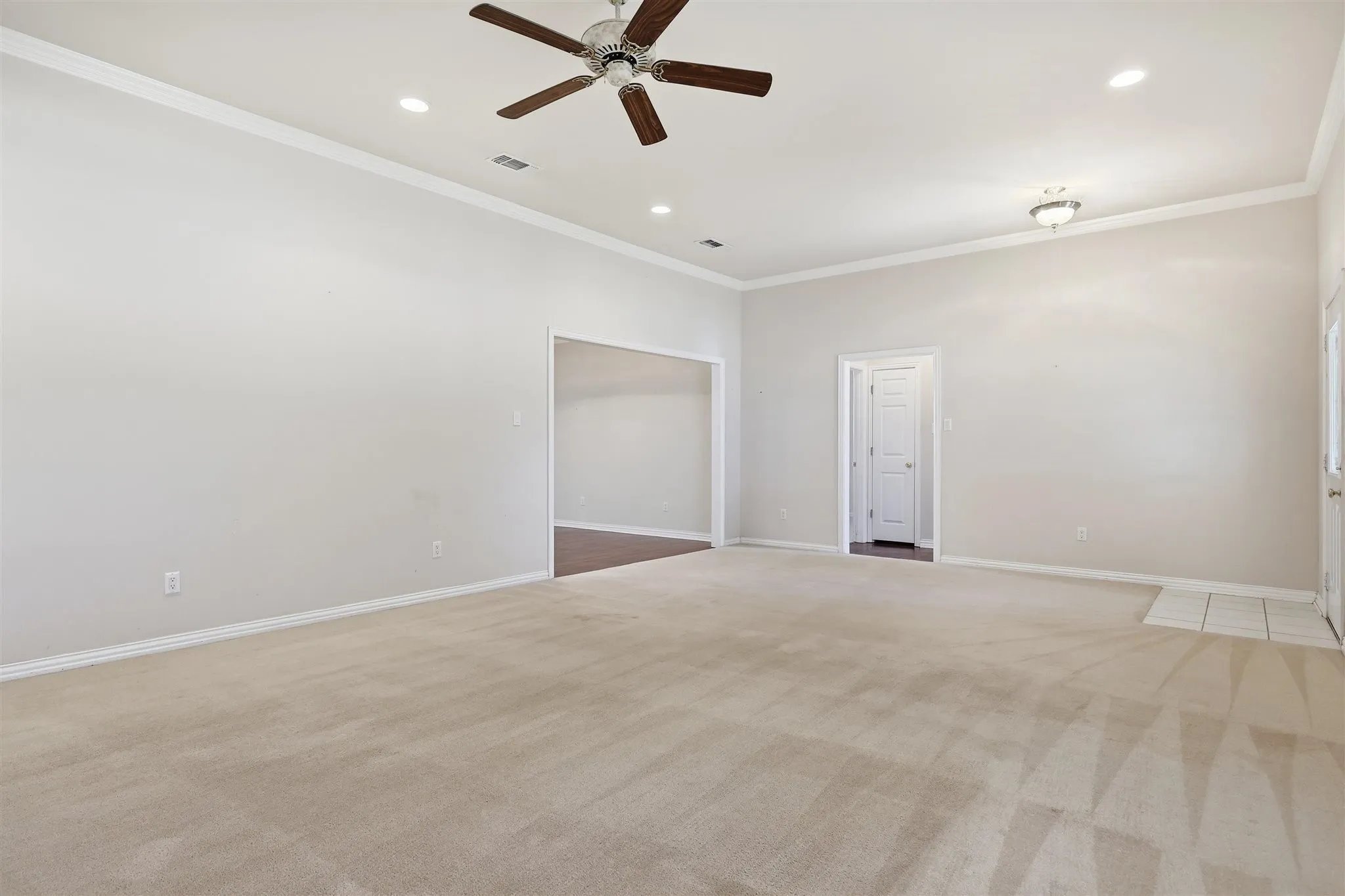 Single Family Residence For Sale in Wise County , 2103 Fair Oaks Drive, Bridgeport, Texas 76426, 3 Bedroom, 2 Bathroom, 2 Garage spaces, 1,671 Sqft, built in 2000, Price $325,000, mls#21339021, Real Estate Agent in Bridgeport, Homes For Sale in Wise county, Homes For Sale in Bridgeport, Realtor in Bridgeport Texas, Real Estate Brokerage Independent Realty Texas, Luminita Cordes Realtor