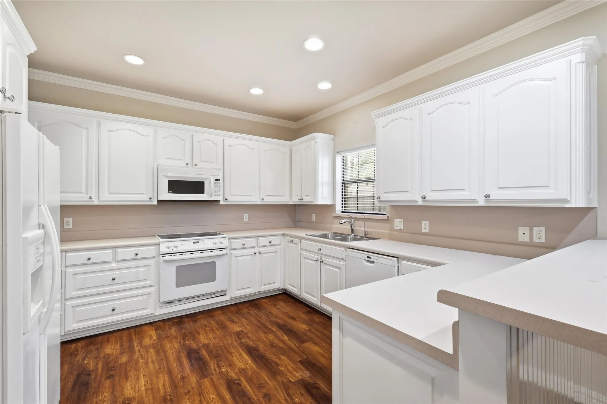 Single Family Residence For Sale in Wise County , 2103 Fair Oaks Drive, Bridgeport, Texas 76426, 3 Bedroom, 2 Bathroom, 2 Garage spaces, 1,671 Sqft, built in 2000, Price $325,000, mls#21339021, Real Estate Agent in Bridgeport, Homes For Sale in Wise county, Homes For Sale in Bridgeport, Realtor in Bridgeport Texas, Real Estate Brokerage Independent Realty Texas, Luminita Cordes Realtor