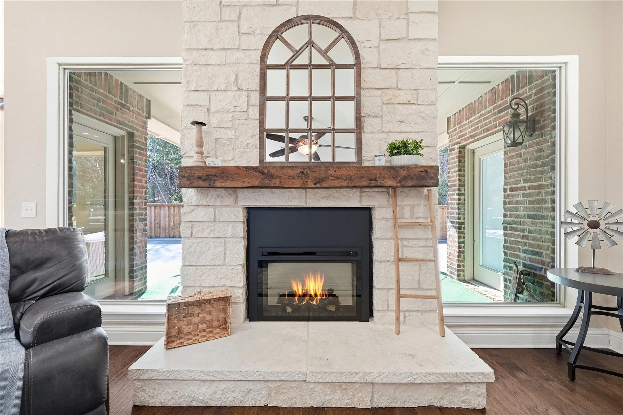 Single Family Residence For Sale in Grayson County , 21 Lone Oak Boulevard, Pottsboro, Texas 75076, 3 Bedroom, 3 Bathroom, 2 Garage spaces, 2,171 Sqft, built in 2015, mls#21339279, Real Estate Agent in Pottsboro, Homes For Sale in Grayson county, Homes For Sale in Pottsboro, Realtor in Pottsboro Texas, Real Estate Brokerage Independent Realty Texas, Luminita Cordes Realtor