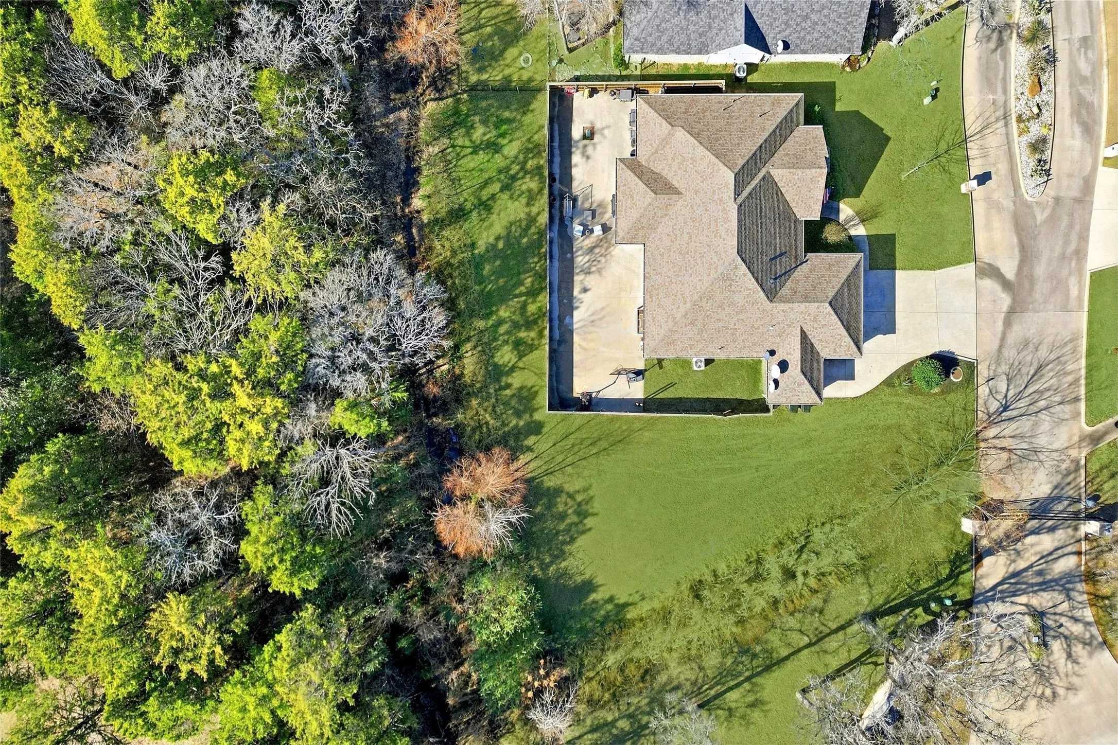 Single Family Residence For Sale in Grayson County , 21 Lone Oak Boulevard, Pottsboro, Texas 75076, 3 Bedroom, 3 Bathroom, 2 Garage spaces, 2,171 Sqft, built in 2015, mls#21339279, Real Estate Agent in Pottsboro, Homes For Sale in Grayson county, Homes For Sale in Pottsboro, Realtor in Pottsboro Texas, Real Estate Brokerage Independent Realty Texas, Luminita Cordes Realtor