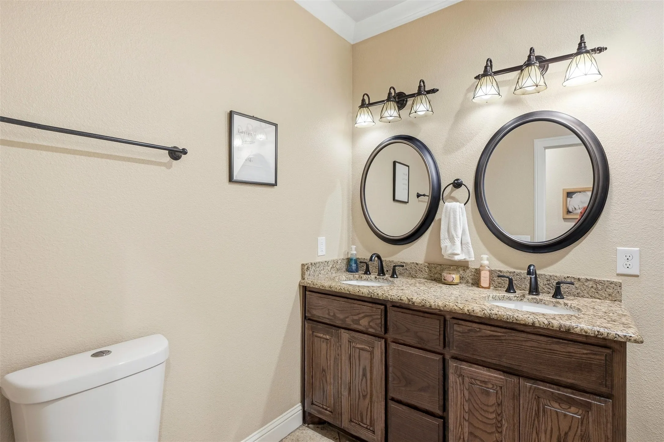 Single Family Residence For Sale in Grayson County , 21 Lone Oak Boulevard, Pottsboro, Texas 75076, 3 Bedroom, 3 Bathroom, 2 Garage spaces, 2,171 Sqft, built in 2015, mls#21339279, Real Estate Agent in Pottsboro, Homes For Sale in Grayson county, Homes For Sale in Pottsboro, Realtor in Pottsboro Texas, Real Estate Brokerage Independent Realty Texas, Luminita Cordes Realtor