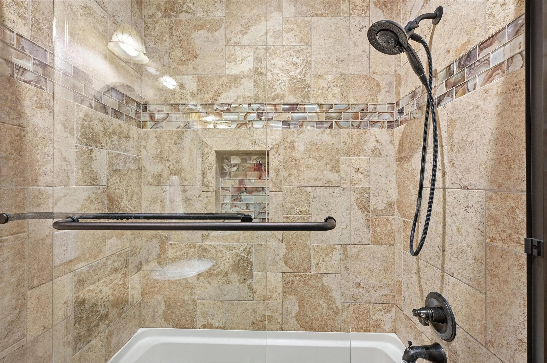 Single Family Residence For Sale in Grayson County , 21 Lone Oak Boulevard, Pottsboro, Texas 75076, 3 Bedroom, 3 Bathroom, 2 Garage spaces, 2,171 Sqft, built in 2015, mls#21339279, Real Estate Agent in Pottsboro, Homes For Sale in Grayson county, Homes For Sale in Pottsboro, Realtor in Pottsboro Texas, Real Estate Brokerage Independent Realty Texas, Luminita Cordes Realtor