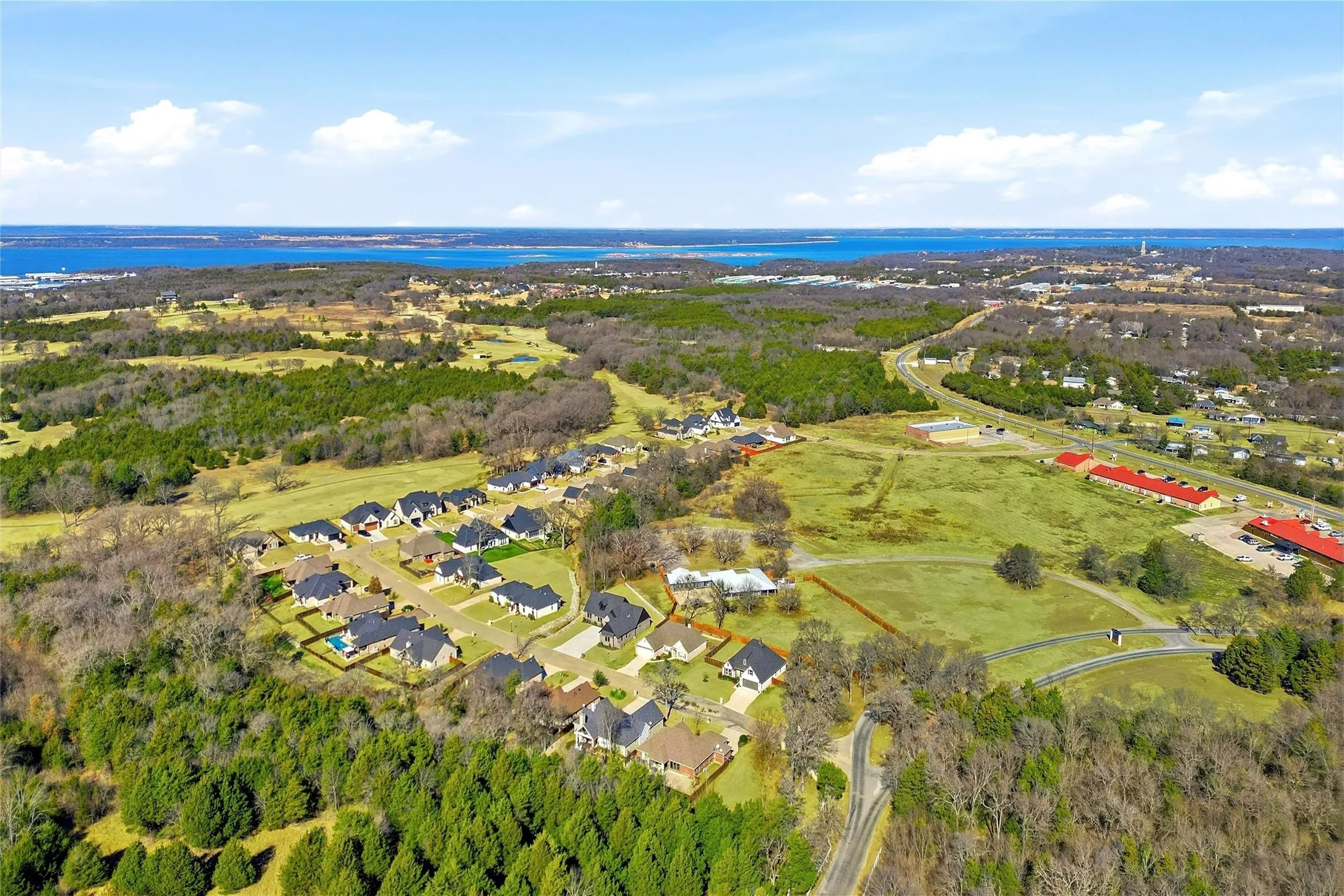 Single Family Residence For Sale in Grayson County , 21 Lone Oak Boulevard, Pottsboro, Texas 75076, 3 Bedroom, 3 Bathroom, 2 Garage spaces, 2,171 Sqft, built in 2015, mls#21339279, Real Estate Agent in Pottsboro, Homes For Sale in Grayson county, Homes For Sale in Pottsboro, Realtor in Pottsboro Texas, Real Estate Brokerage Independent Realty Texas, Luminita Cordes Realtor