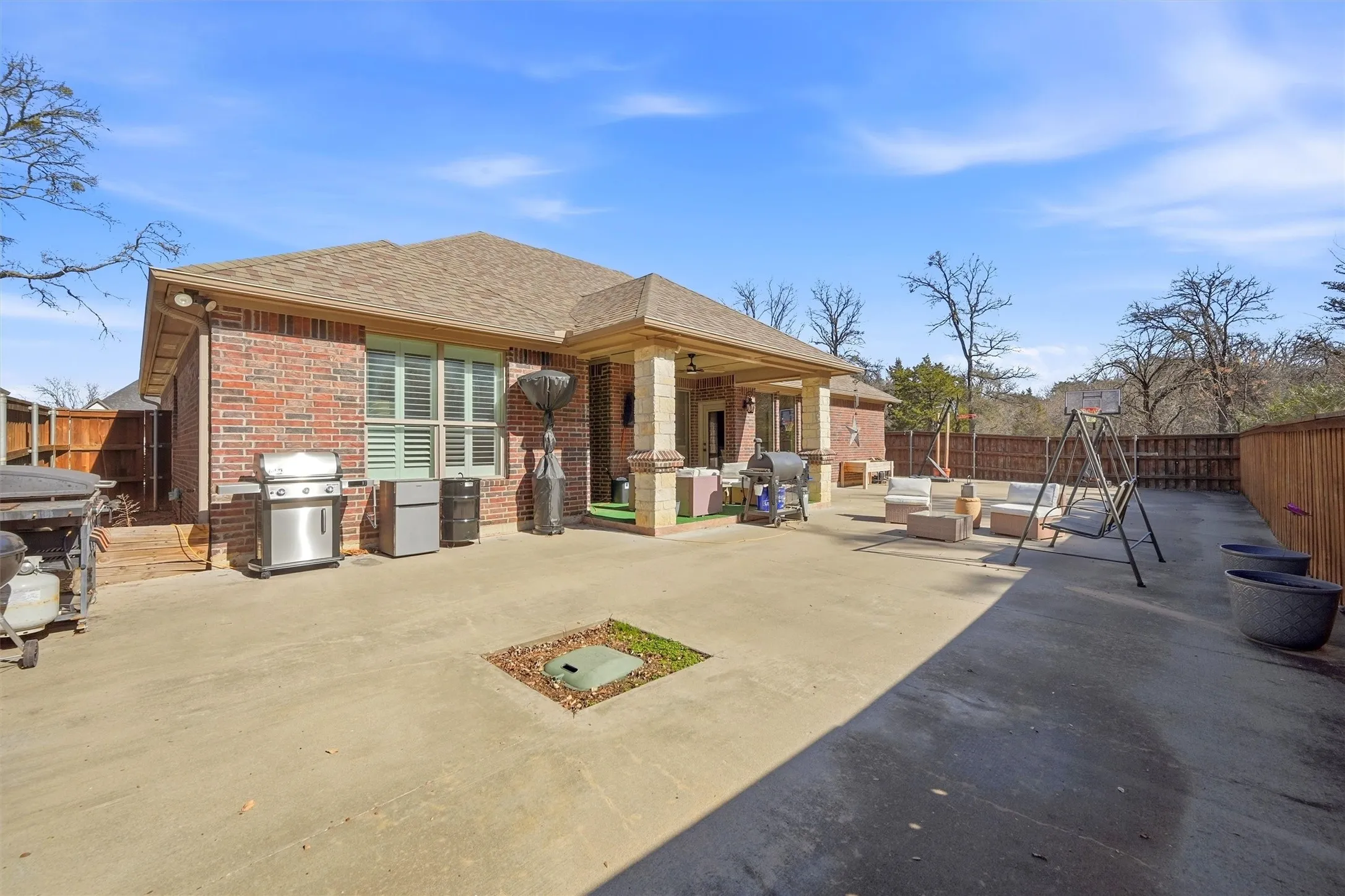 Single Family Residence For Sale in Grayson County , 21 Lone Oak Boulevard, Pottsboro, Texas 75076, 3 Bedroom, 3 Bathroom, 2 Garage spaces, 2,171 Sqft, built in 2015, mls#21339279, Real Estate Agent in Pottsboro, Homes For Sale in Grayson county, Homes For Sale in Pottsboro, Realtor in Pottsboro Texas, Real Estate Brokerage Independent Realty Texas, Luminita Cordes Realtor
