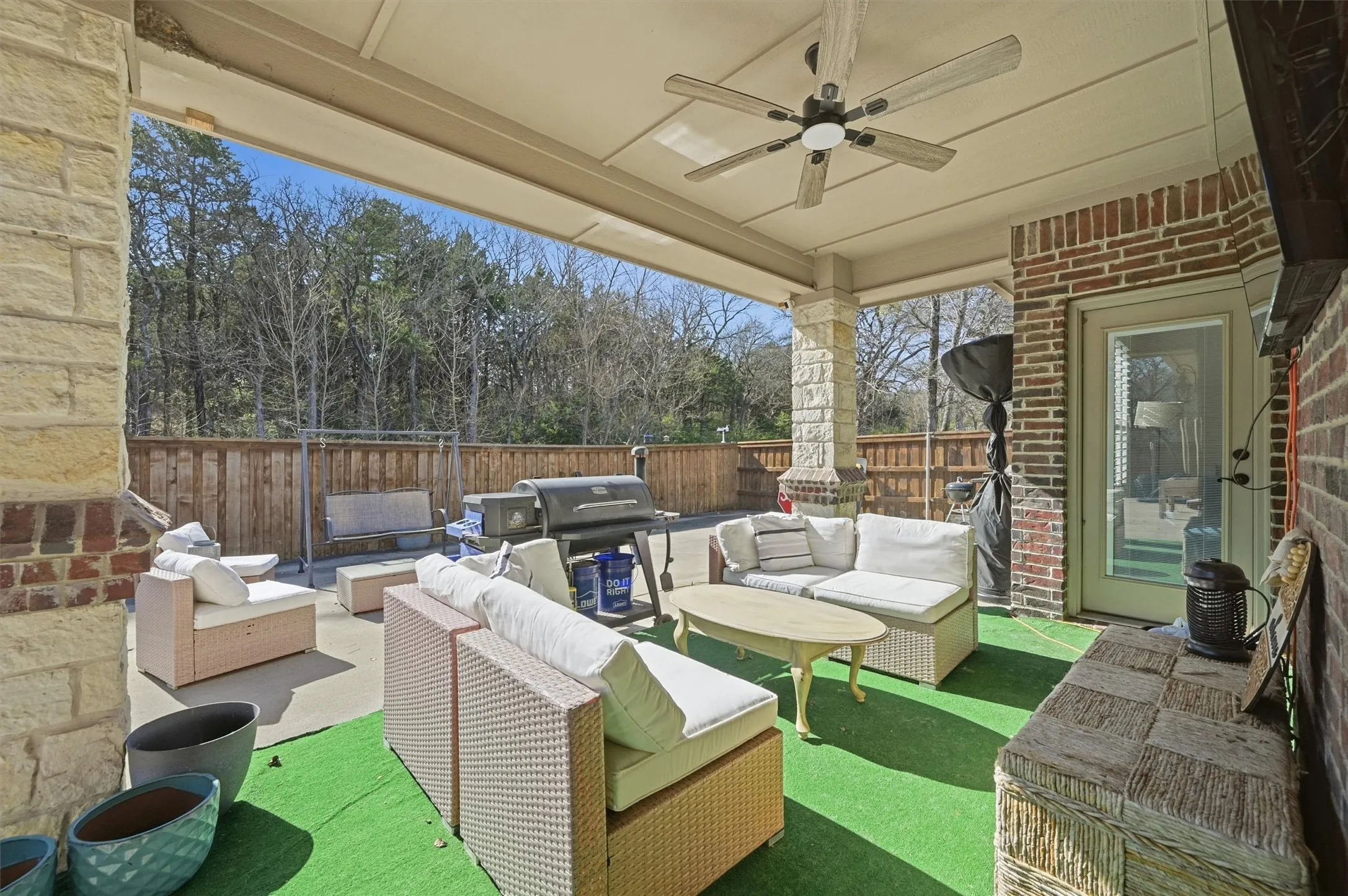 Single Family Residence For Sale in Grayson County , 21 Lone Oak Boulevard, Pottsboro, Texas 75076, 3 Bedroom, 3 Bathroom, 2 Garage spaces, 2,171 Sqft, built in 2015, mls#21339279, Real Estate Agent in Pottsboro, Homes For Sale in Grayson county, Homes For Sale in Pottsboro, Realtor in Pottsboro Texas, Real Estate Brokerage Independent Realty Texas, Luminita Cordes Realtor